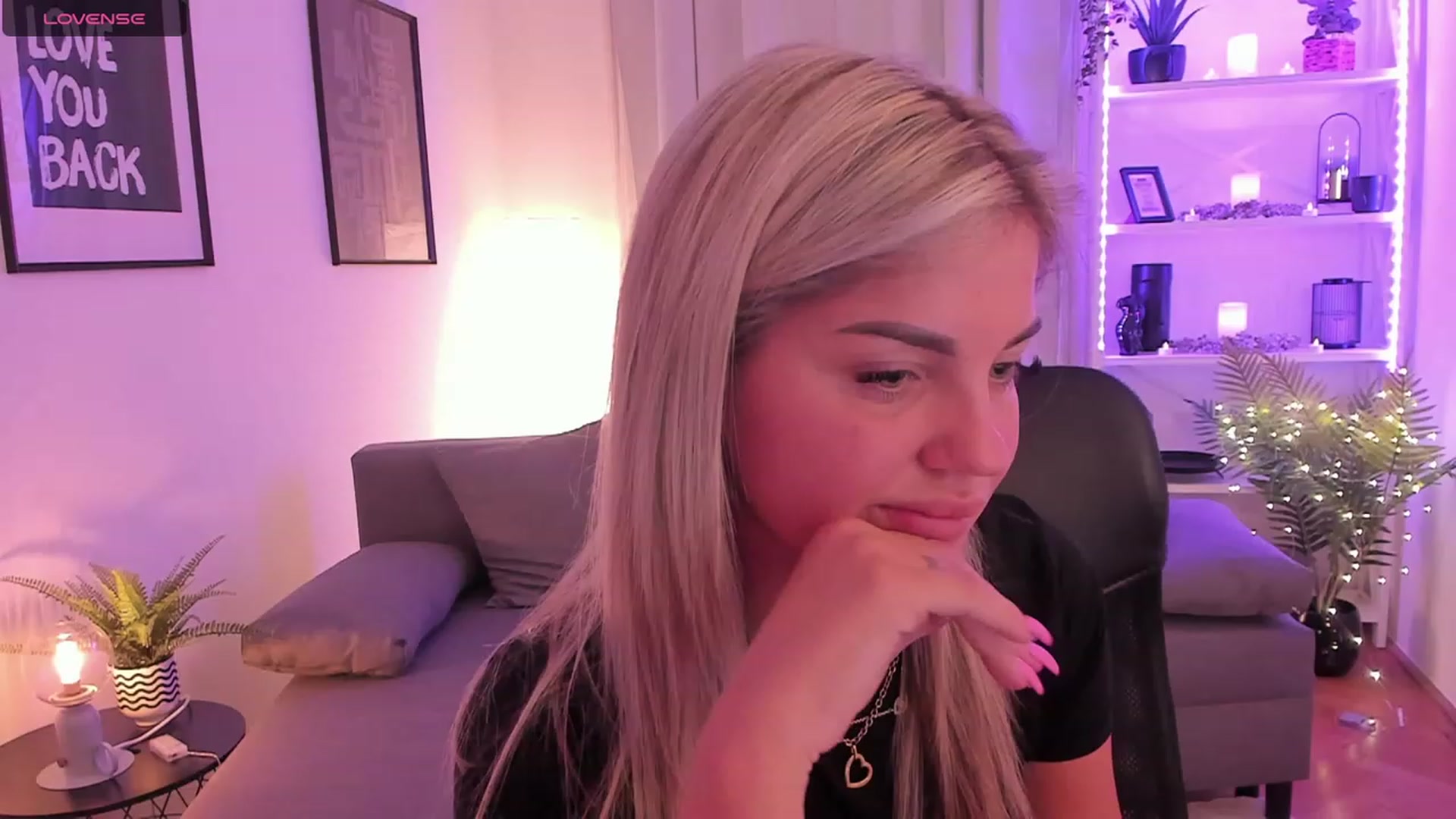 Gallery image thumbnail from NiaBlondie's myfreecams stream on, 08/30/2023, 14:18 image 6 of 20