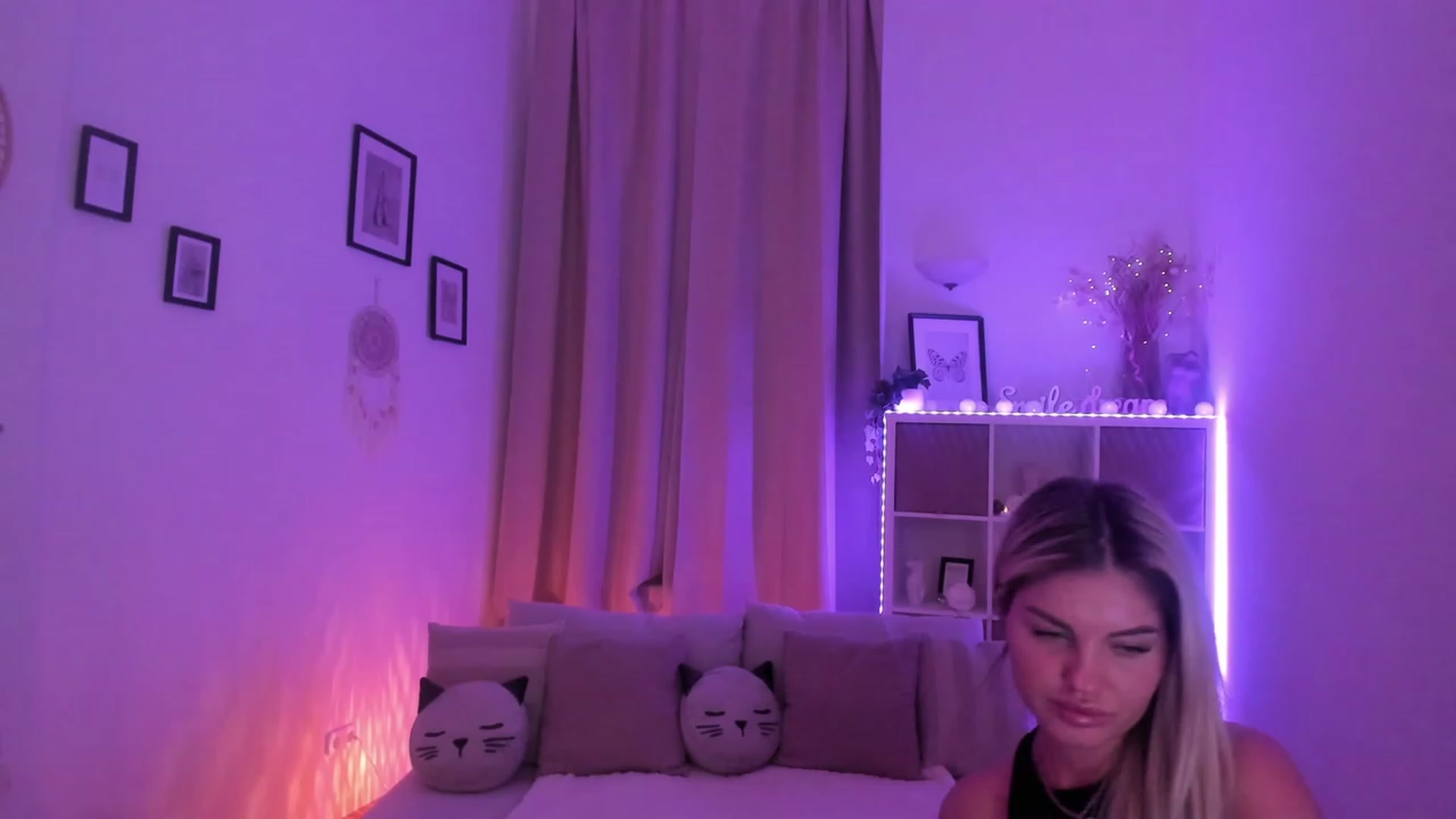 Gallery image thumbnail from NiaBlondie's myfreecams stream on, 11/05/2023, 19:12 image 10 of 20