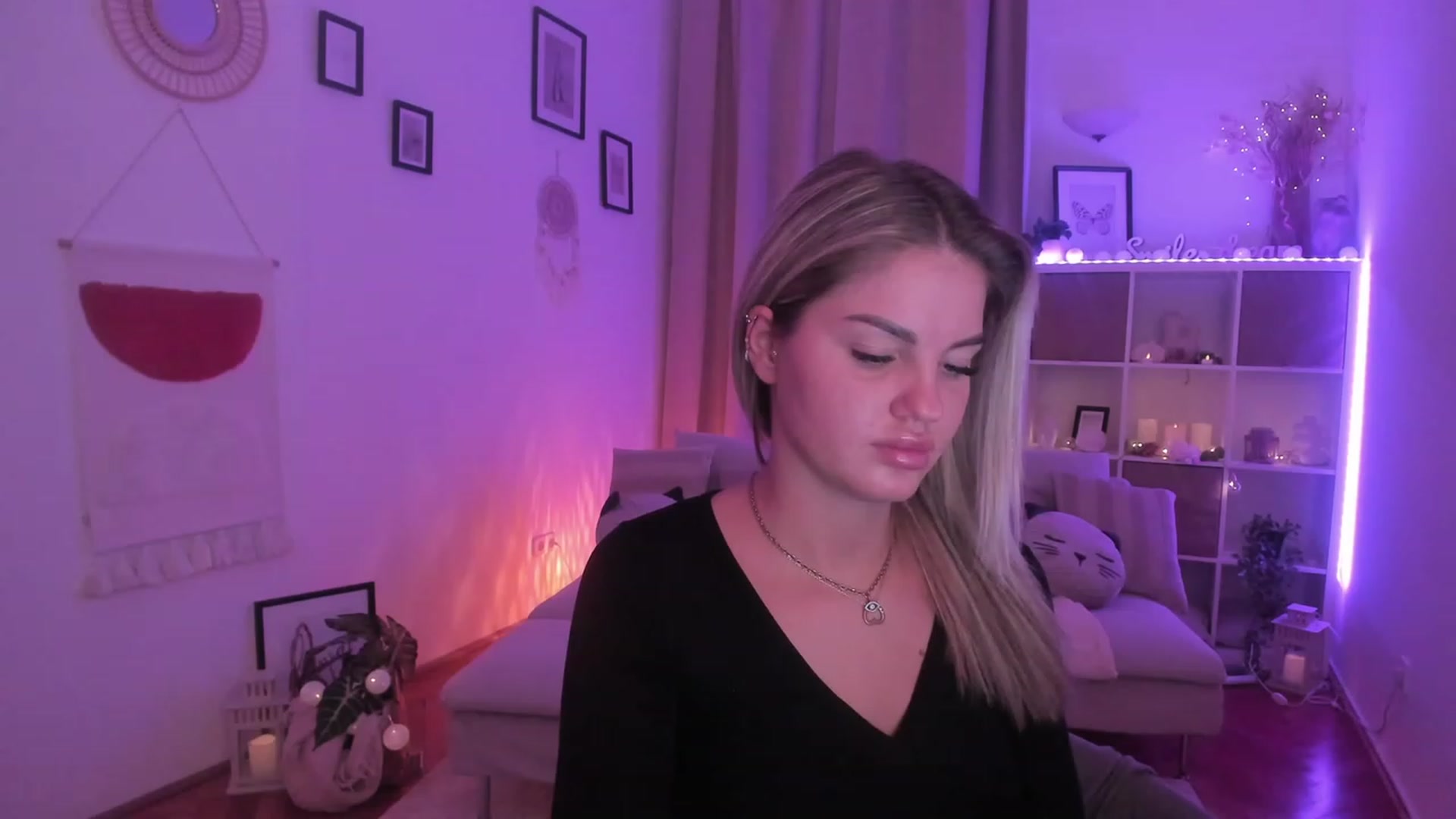 Gallery image thumbnail from NiaBlondie's myfreecams stream on, 11/07/2023, 19:27 image 10 of 20