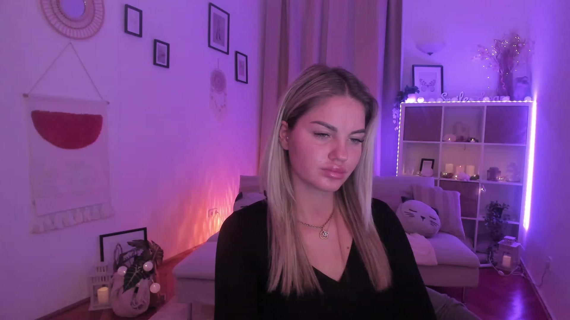 Gallery image thumbnail from NiaBlondie's myfreecams stream on, 11/07/2023, 19:27 image 12 of 20