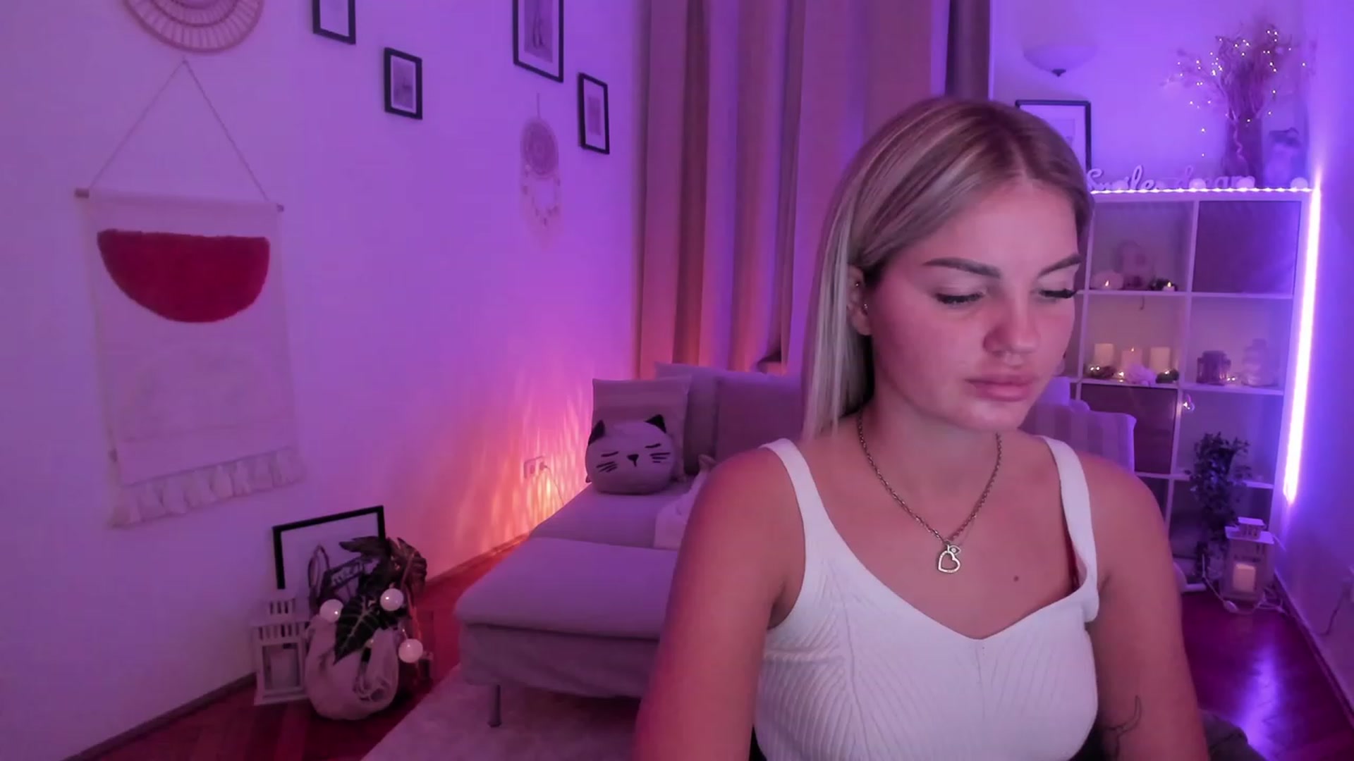 Gallery image thumbnail from NiaBlondie's myfreecams stream on, 11/08/2023, 18:41 image 7 of 20