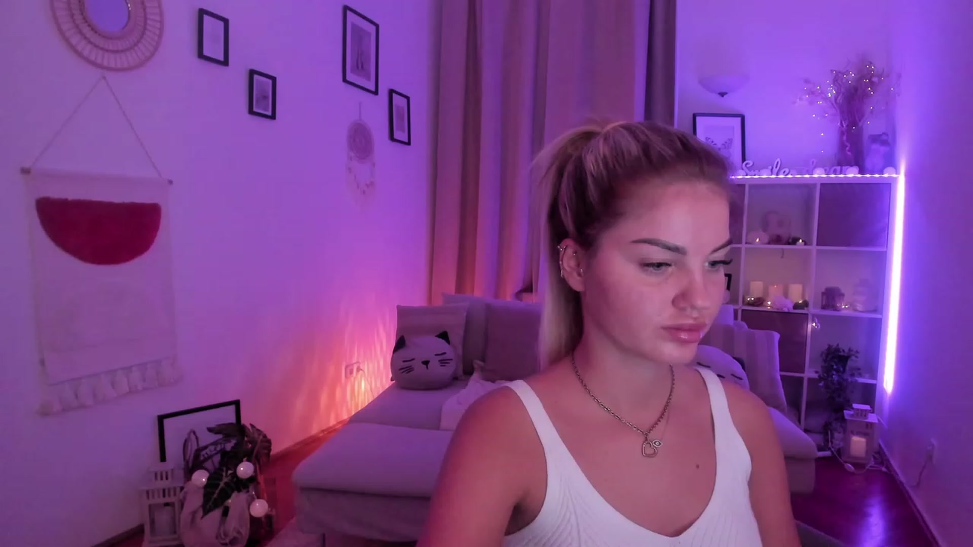 Gallery image thumbnail from NiaBlondie's myfreecams stream on, 11/08/2023, 18:41 image 20 of 20