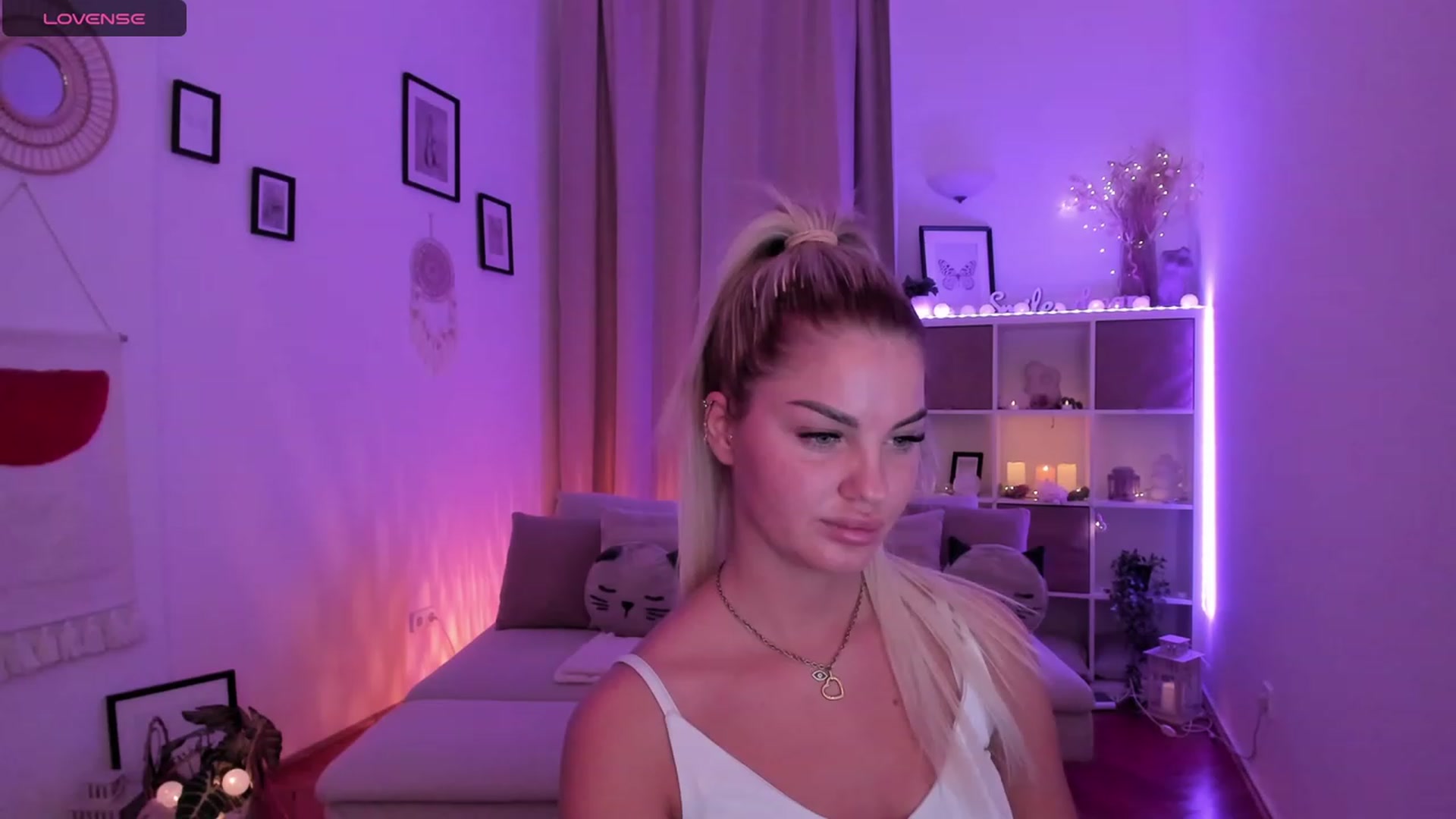 Gallery image thumbnail from NiaBlondie's myfreecams stream on, 11/14/2023, 19:04 image 2 of 20
