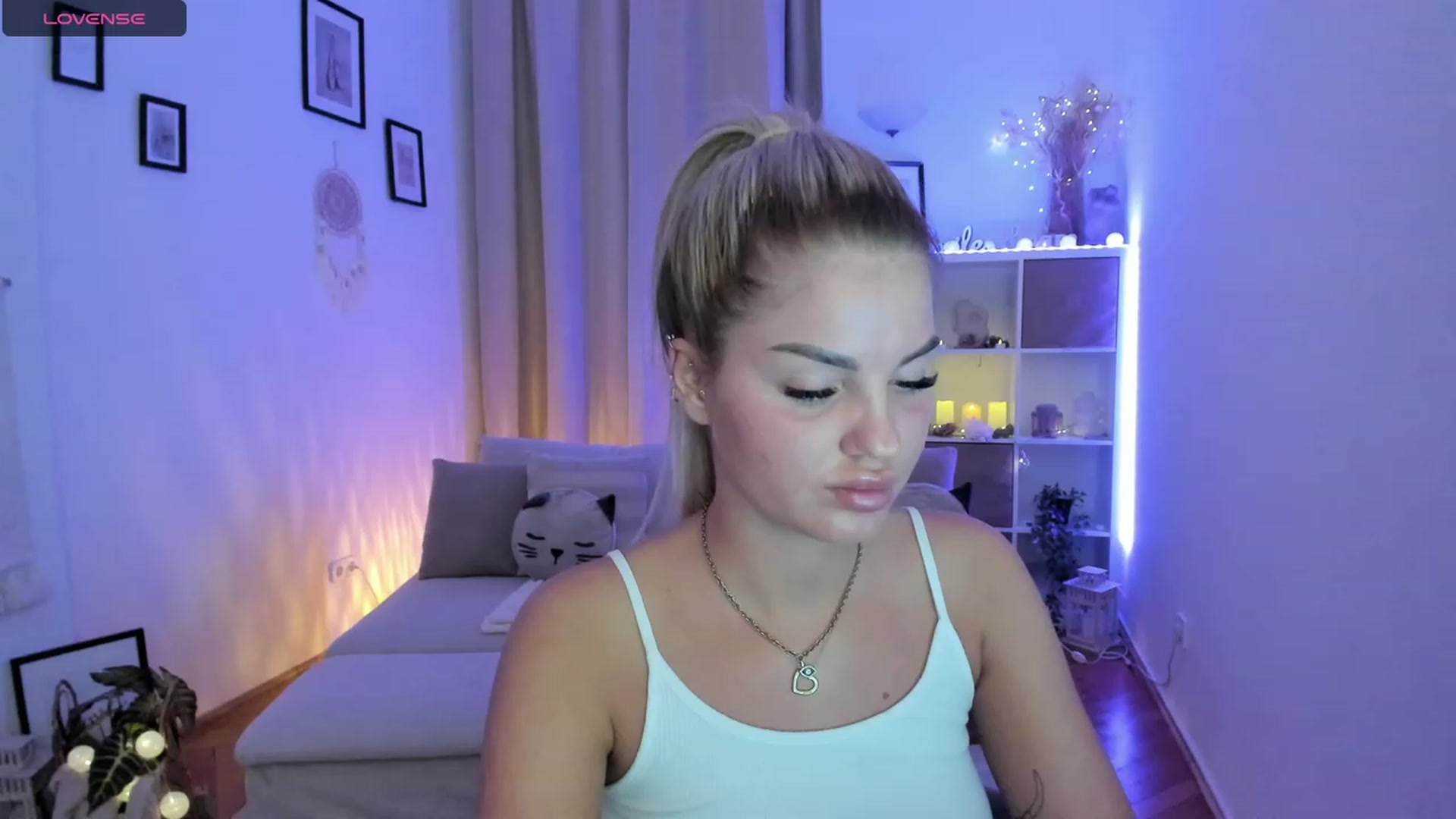 Gallery image thumbnail from NiaBlondie's myfreecams stream on, 11/15/2023, 19:39 image 4 of 20