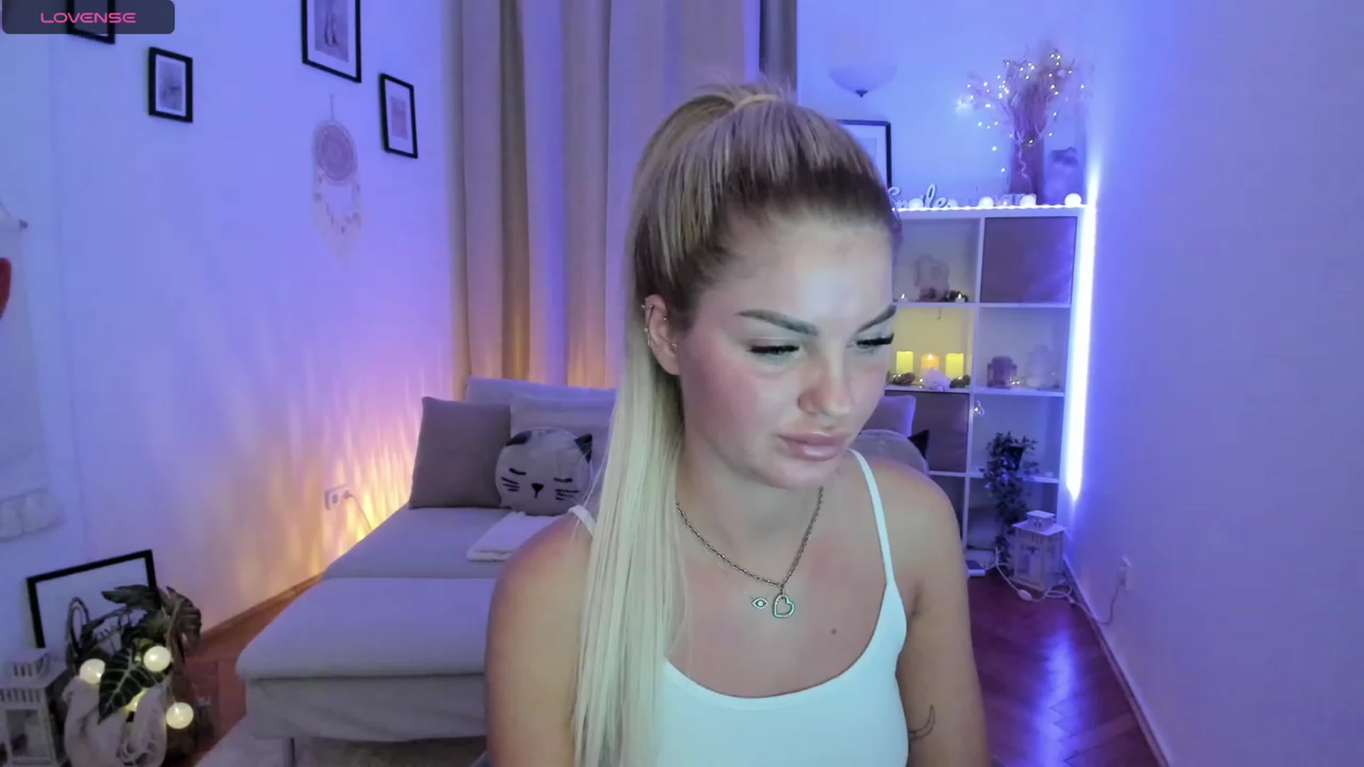Gallery image thumbnail from NiaBlondie's myfreecams stream on, 11/15/2023, 19:39 image 12 of 20