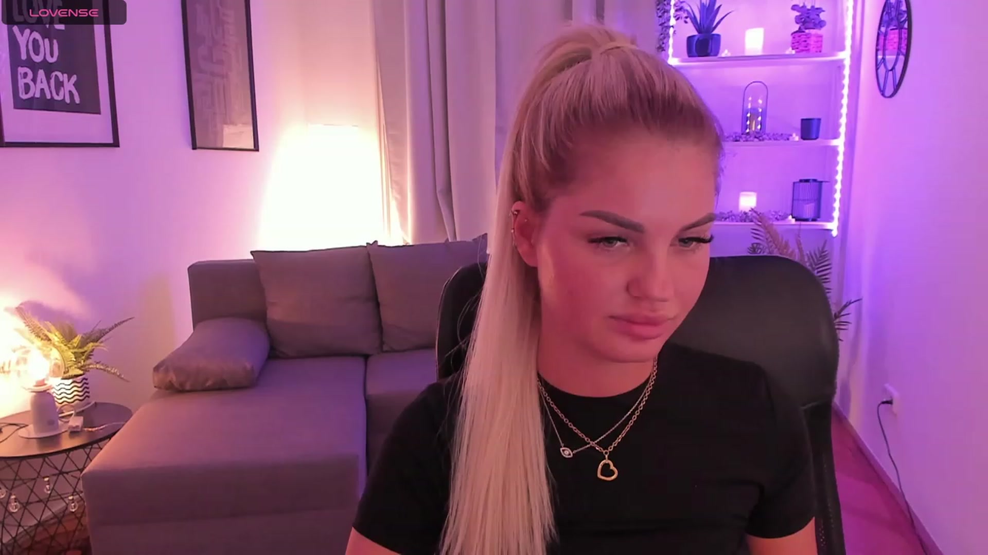 Gallery image thumbnail from NiaBlondie's myfreecams stream on, 11/18/2023, 18:16 image 20 of 20