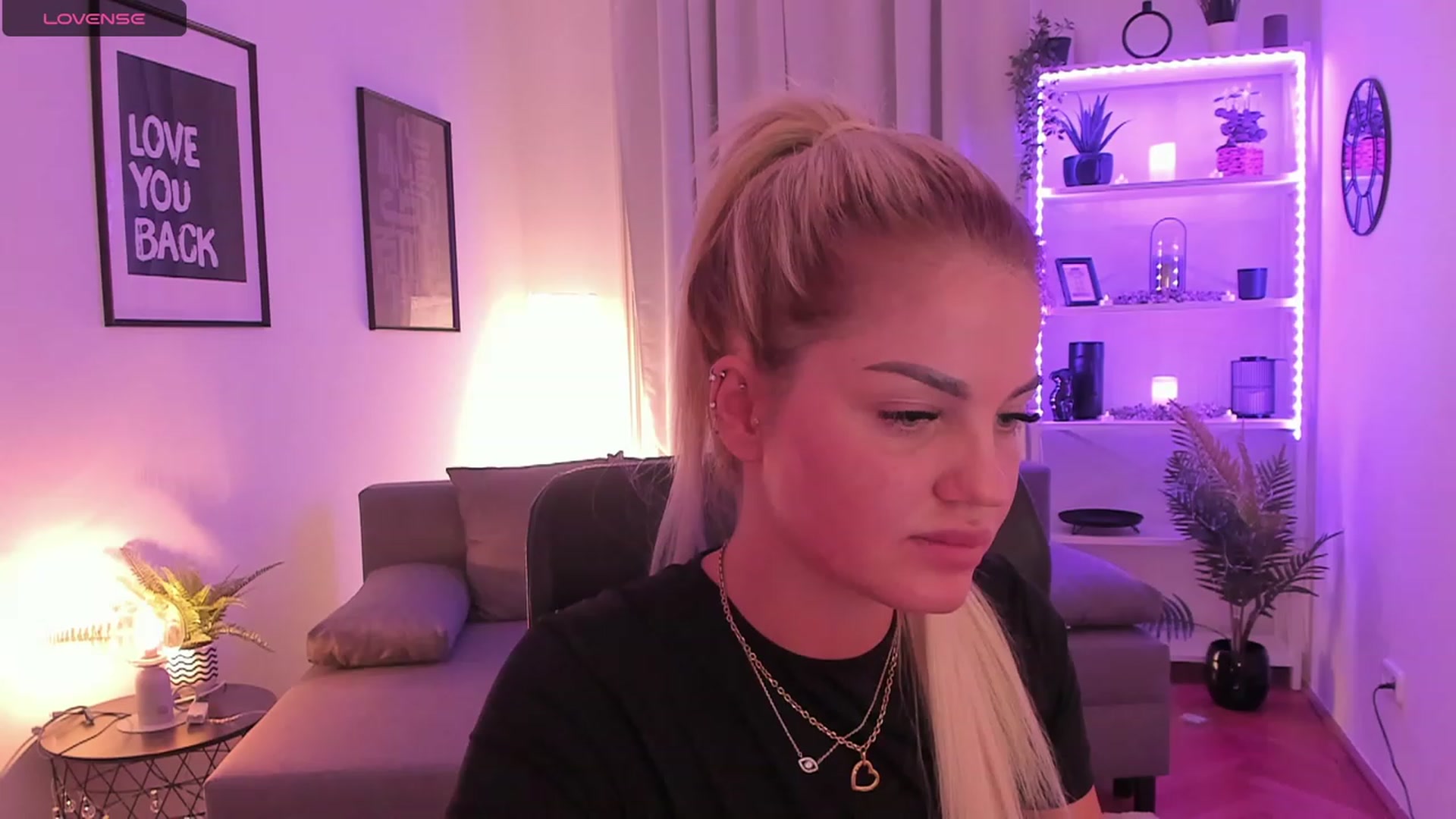 Gallery image thumbnail from NiaBlondie's myfreecams stream on, 11/18/2023, 18:16 image 12 of 20