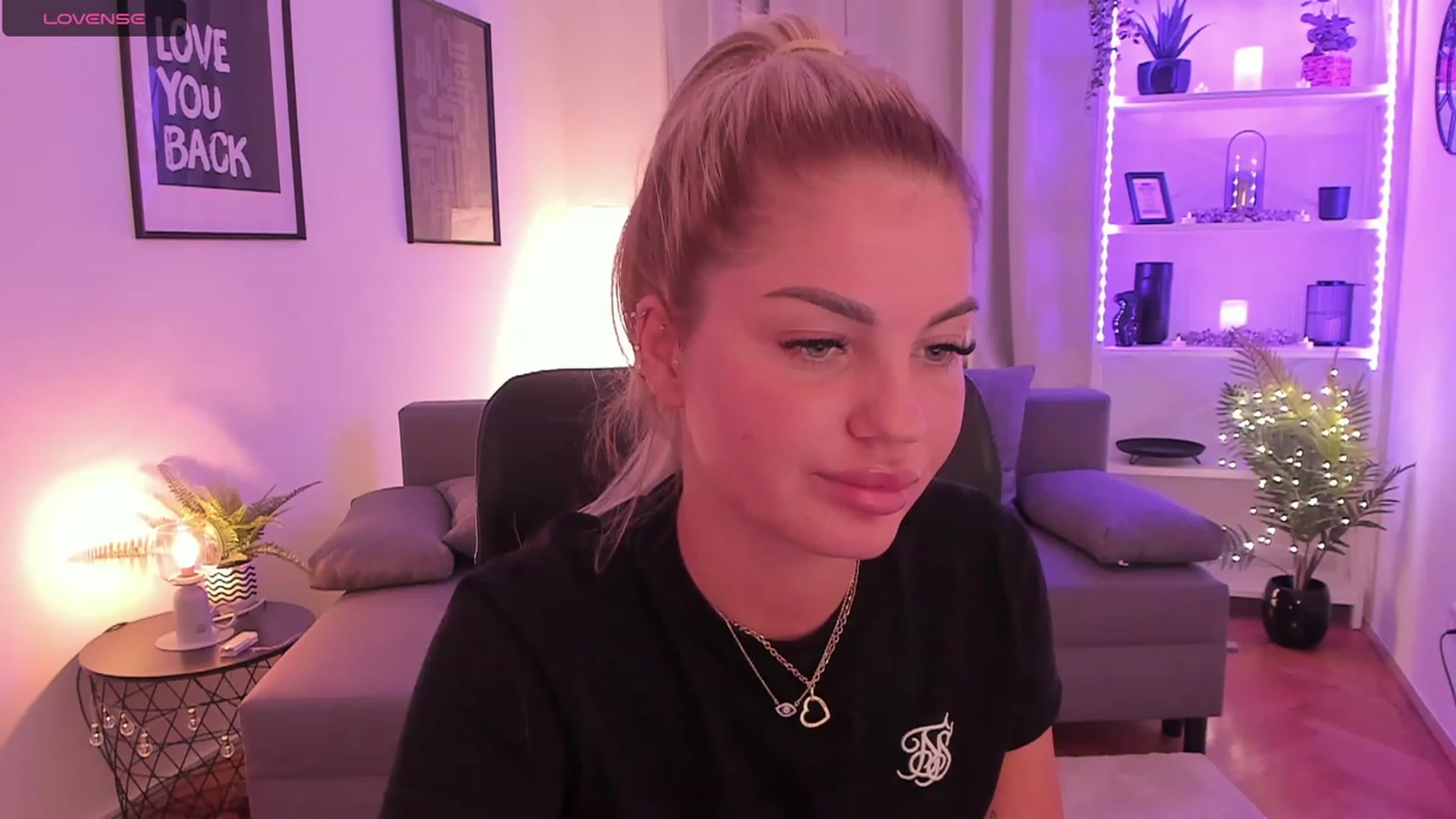 Gallery image thumbnail from NiaBlondie's myfreecams stream on, 11/20/2023, 19:25 image 1 of 20
