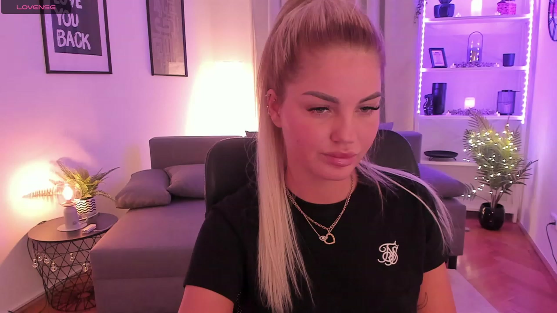 Gallery image thumbnail from NiaBlondie's myfreecams stream on, 11/20/2023, 19:25 image 5 of 20
