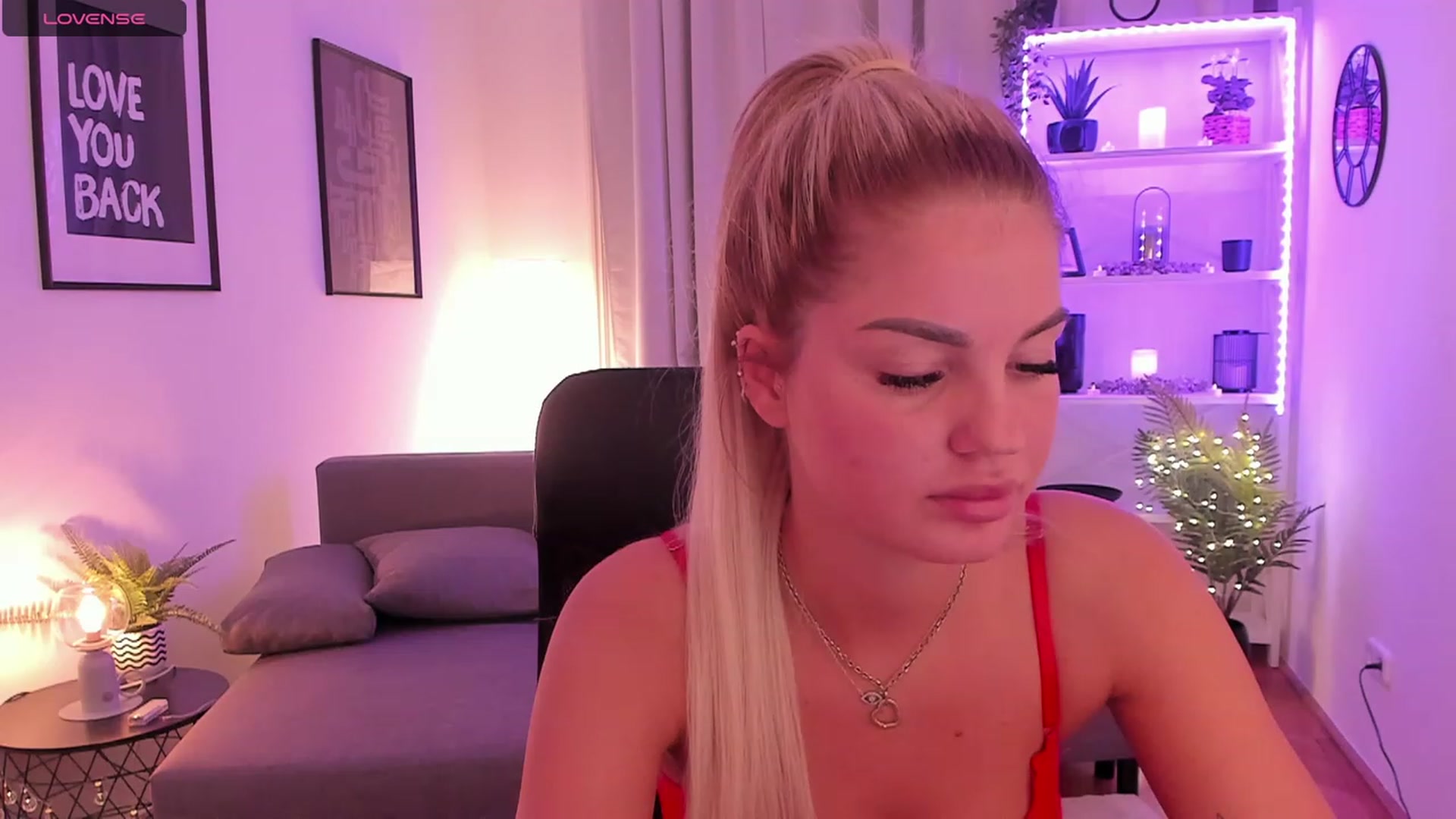 Gallery image thumbnail from NiaBlondie's myfreecams stream on, 11/20/2023, 19:25 image 20 of 20