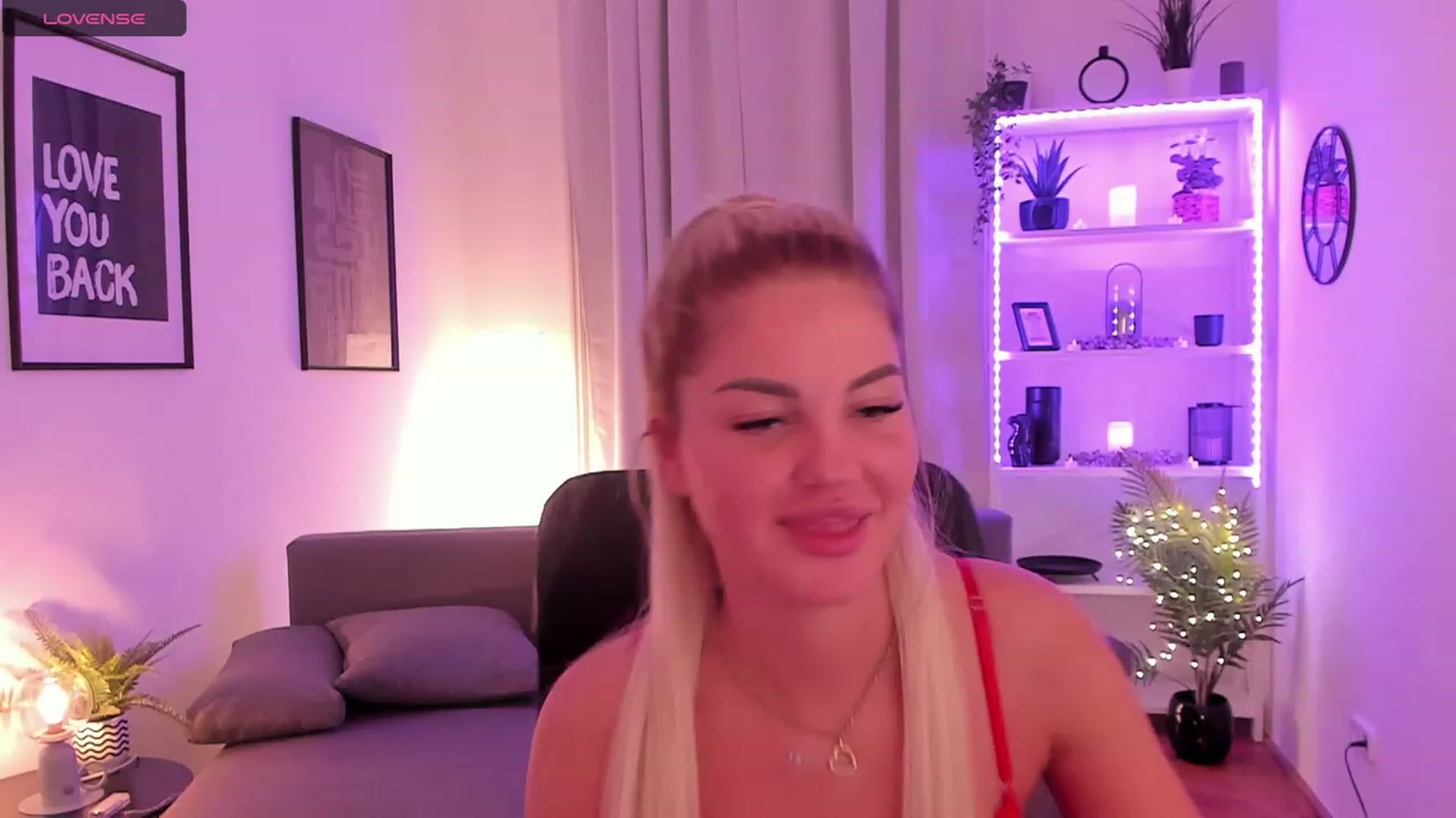 Gallery image thumbnail from NiaBlondie's myfreecams stream on, 11/20/2023, 21:09 image 3 of 20