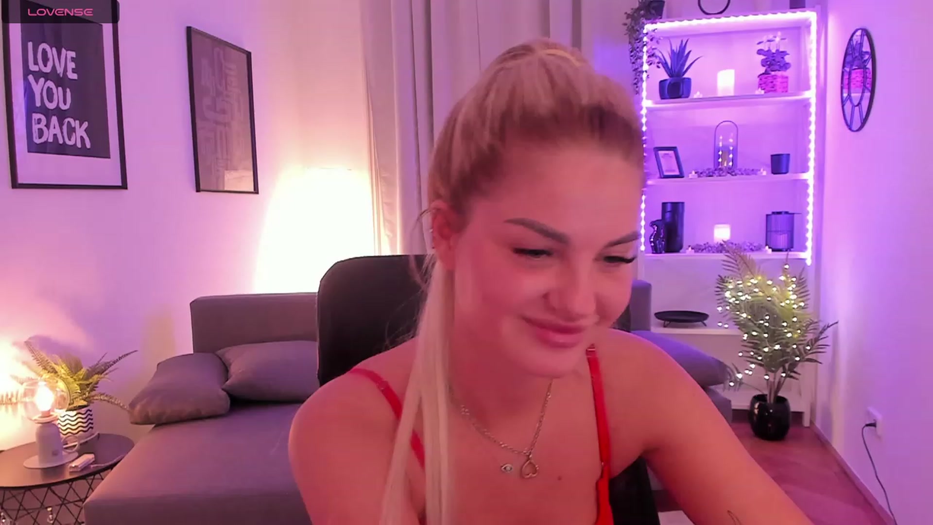 Gallery image thumbnail from NiaBlondie's myfreecams stream on, 11/20/2023, 21:09 image 14 of 20