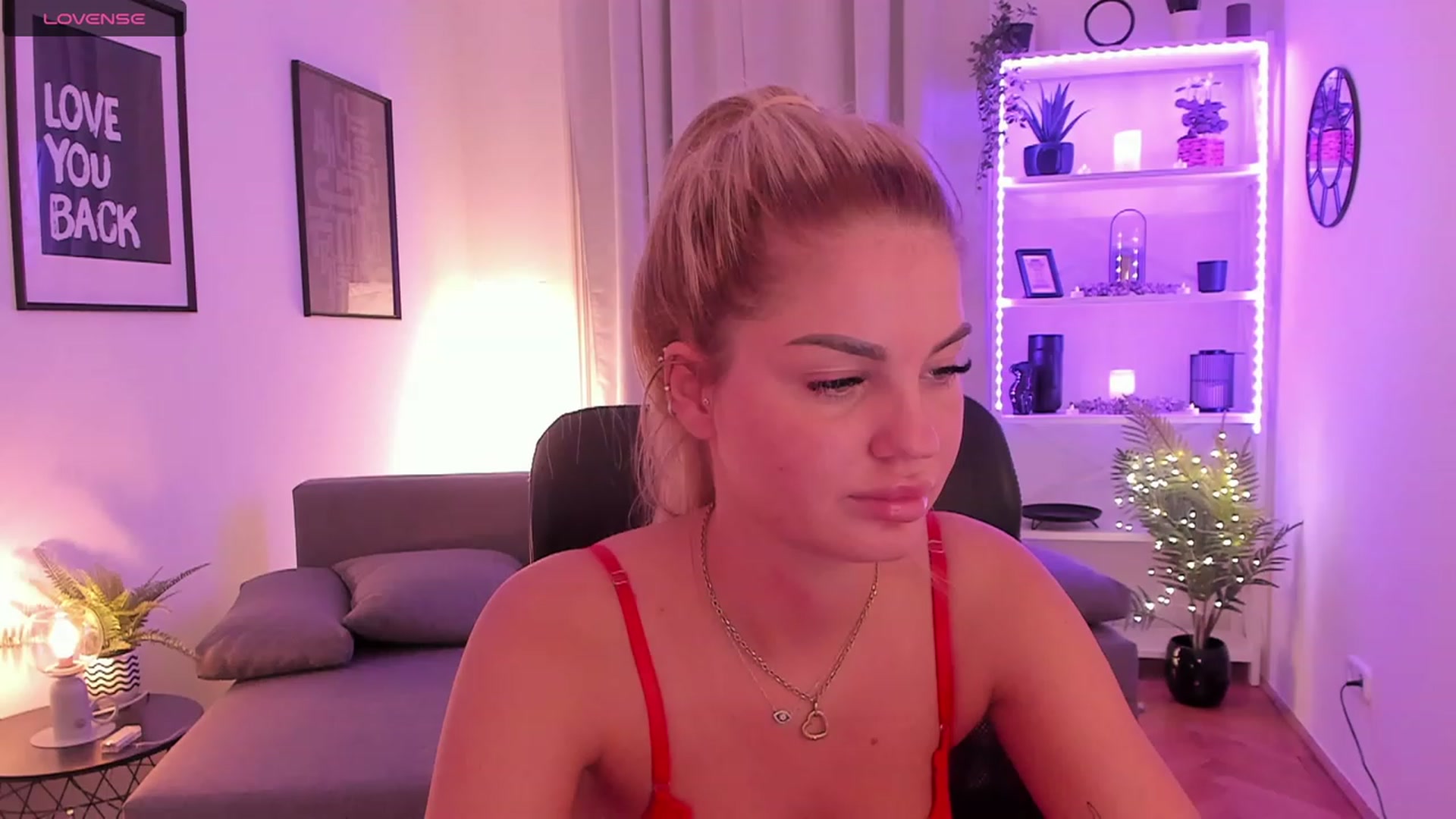 Gallery image thumbnail from NiaBlondie's myfreecams stream on, 11/20/2023, 21:09 image 7 of 20