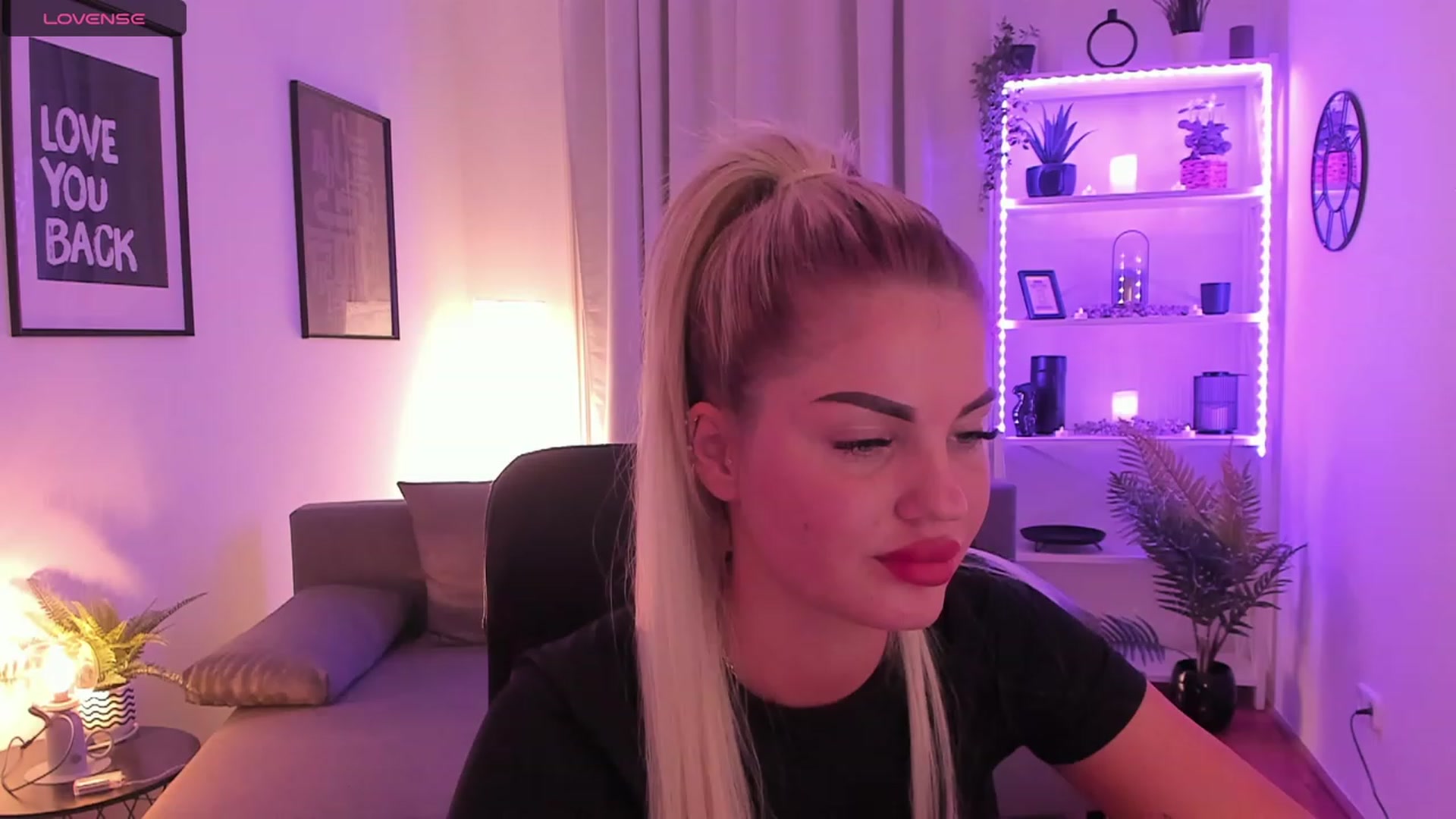 Gallery image thumbnail from NiaBlondie's myfreecams stream on, 11/22/2023, 19:33 image 12 of 20