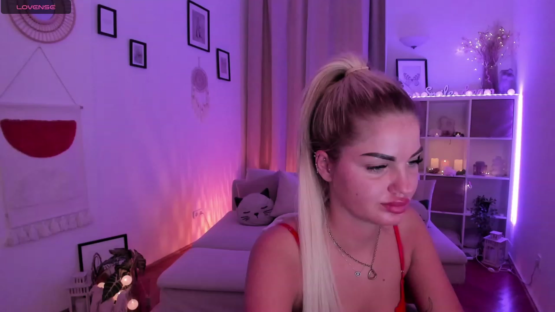 Gallery image thumbnail from NiaBlondie's myfreecams stream on, 11/24/2023, 24:43 image 13 of 20