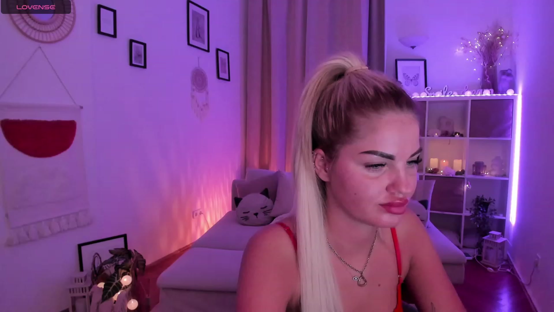 Gallery image thumbnail from NiaBlondie's myfreecams stream on, 11/24/2023, 24:43 image 19 of 20
