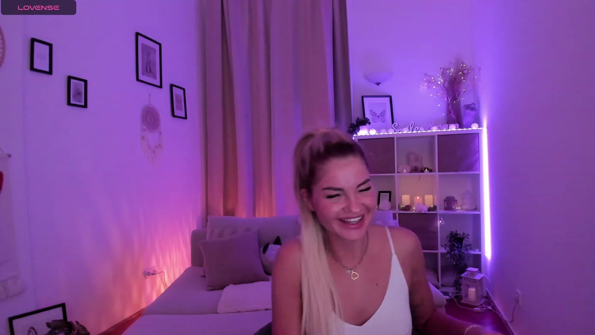 Gallery image thumbnail from NiaBlondie's myfreecams stream on, 11/30/2023, 16:59 image 5 of 20