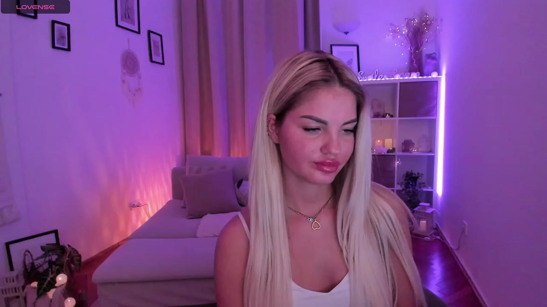 Gallery image thumbnail from NiaBlondie's myfreecams stream on, 11/30/2023, 16:59 image 18 of 20