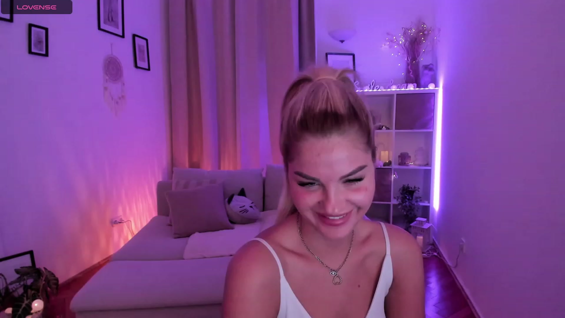 Gallery image thumbnail from NiaBlondie's myfreecams stream on, 11/30/2023, 16:59 image 1 of 20