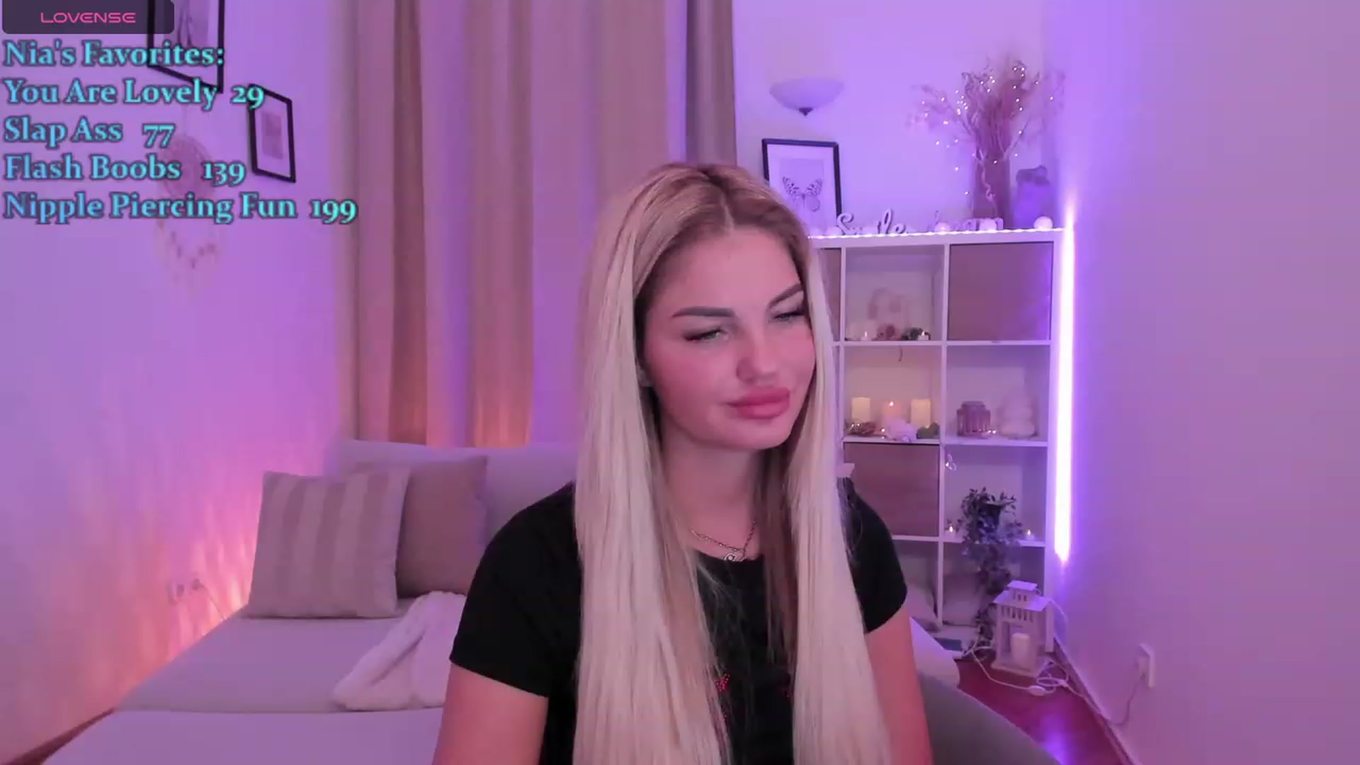 Gallery image thumbnail from NiaBlondie's myfreecams stream on, 12/02/2023, 17:29 image 15 of 20