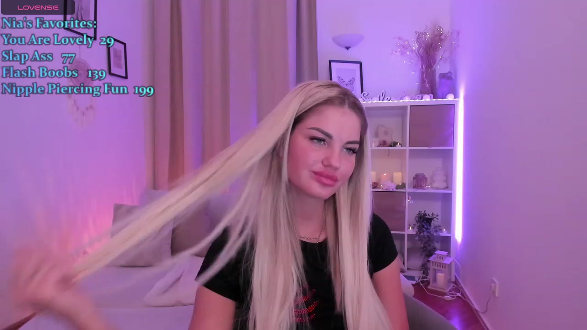 Gallery image thumbnail from NiaBlondie's myfreecams stream on, 12/02/2023, 17:29 image 12 of 20