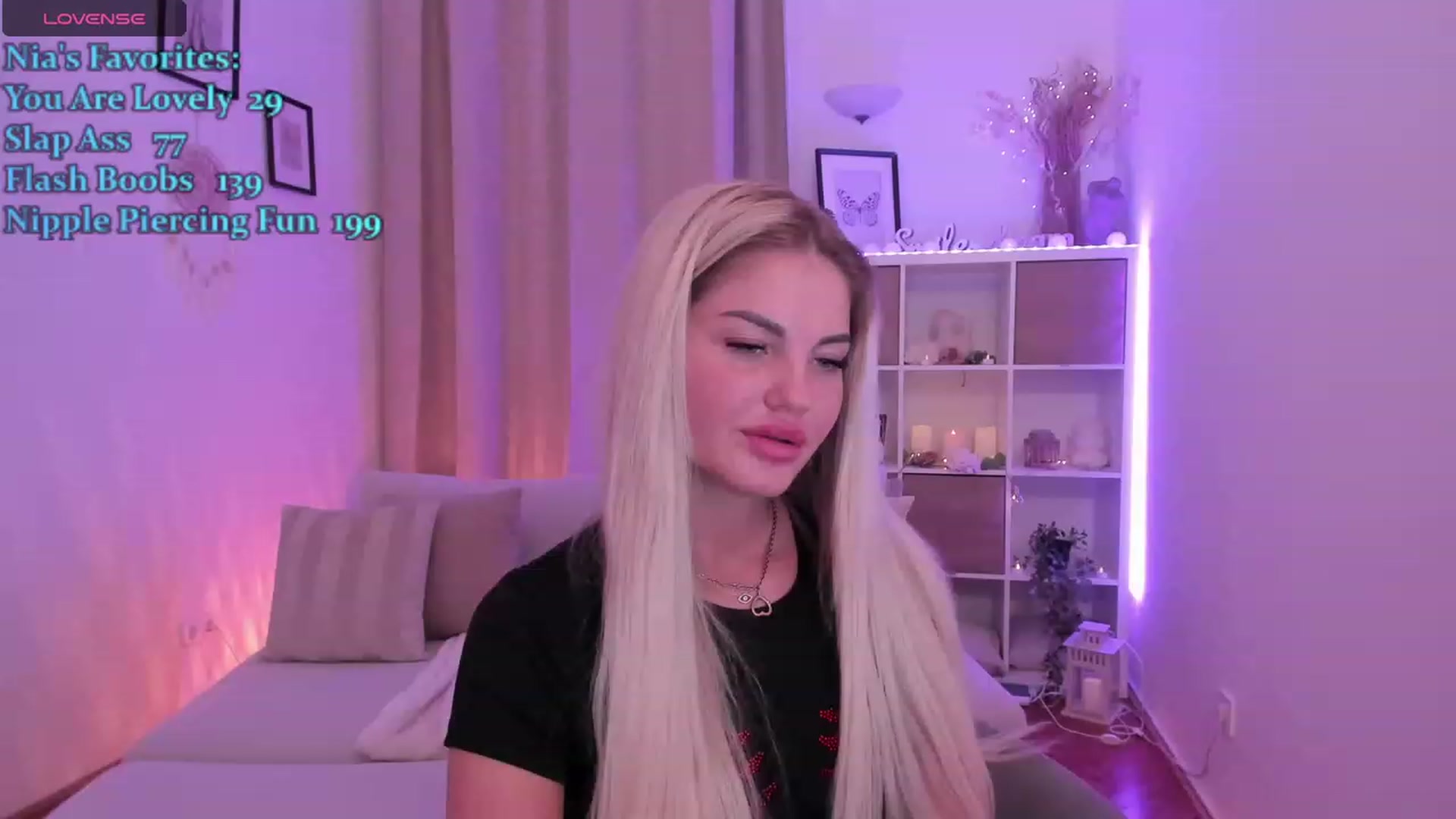 Gallery image thumbnail from NiaBlondie's myfreecams stream on, 12/02/2023, 17:29 image 16 of 20
