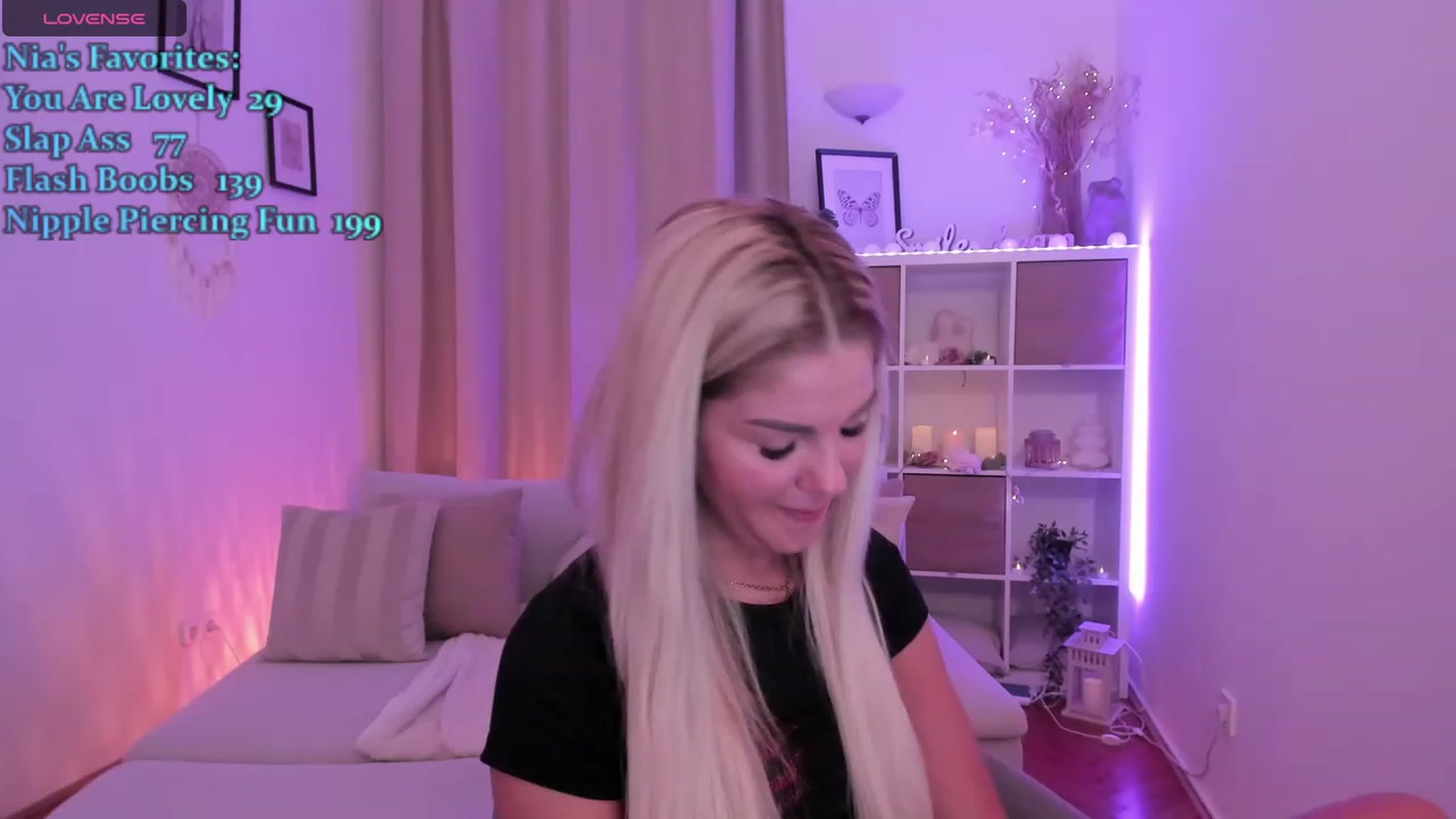 Gallery image thumbnail from NiaBlondie's myfreecams stream on, 12/02/2023, 17:29 image 13 of 20