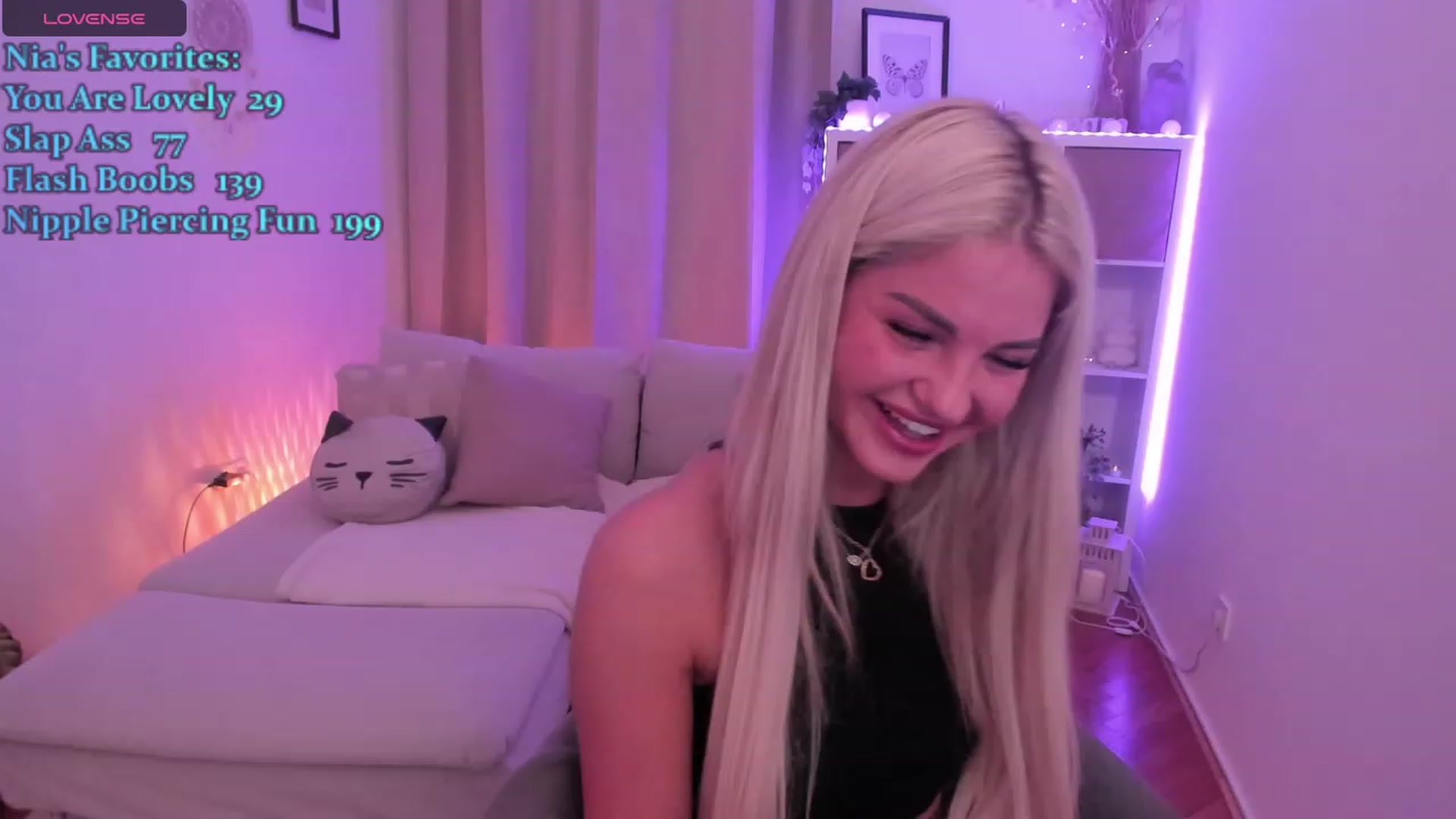 Gallery image thumbnail from NiaBlondie's myfreecams stream on, 12/06/2023, 20:16 image 9 of 20