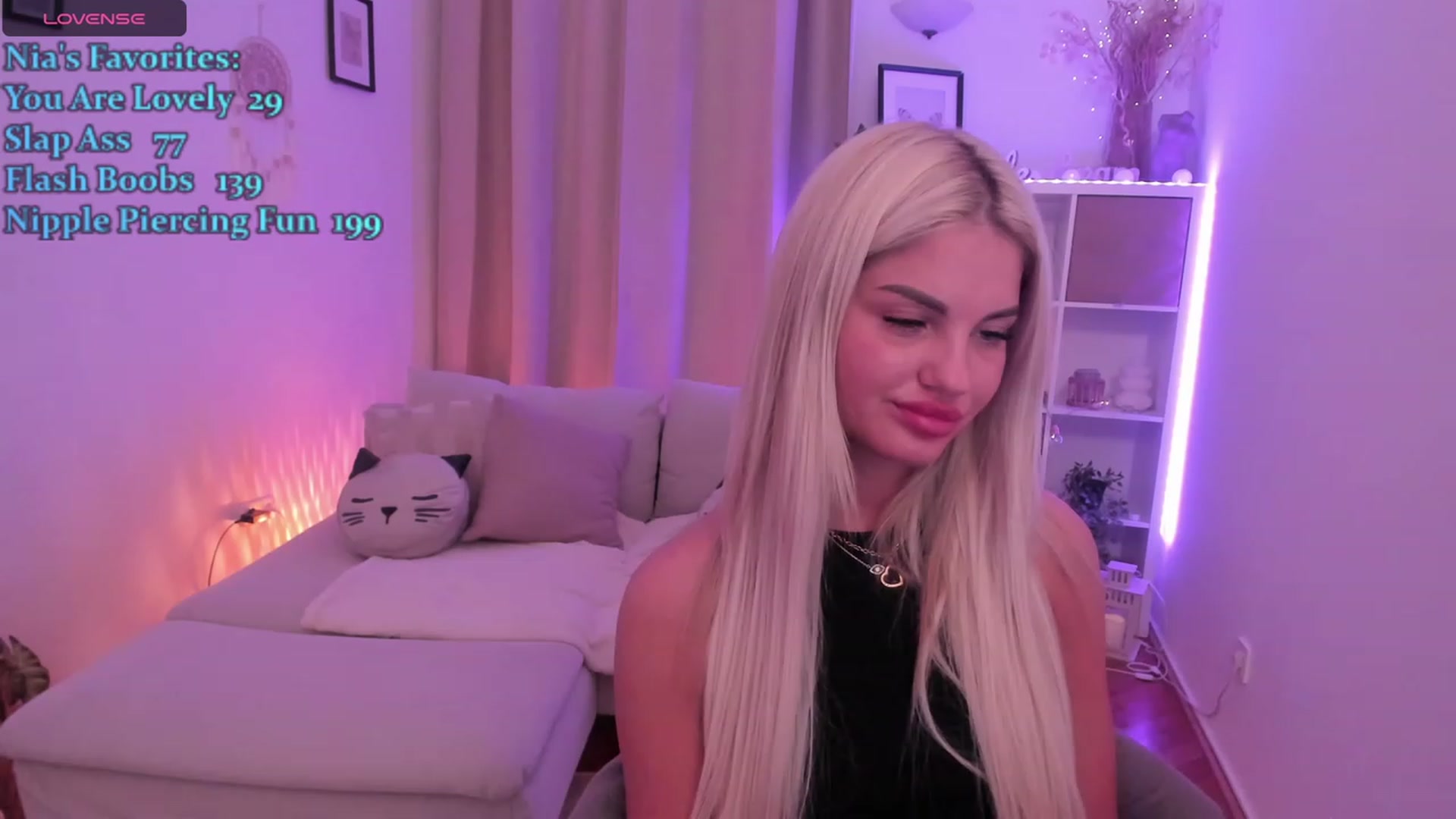 Gallery image thumbnail from NiaBlondie's myfreecams stream on, 12/06/2023, 22:18 image 15 of 20