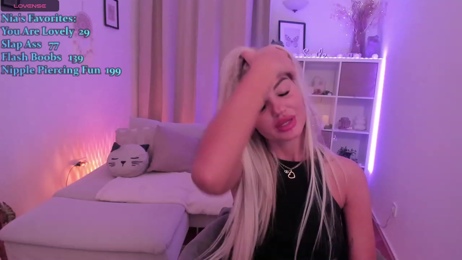 Gallery image thumbnail from NiaBlondie's myfreecams stream on, 12/06/2023, 22:18 image 19 of 20