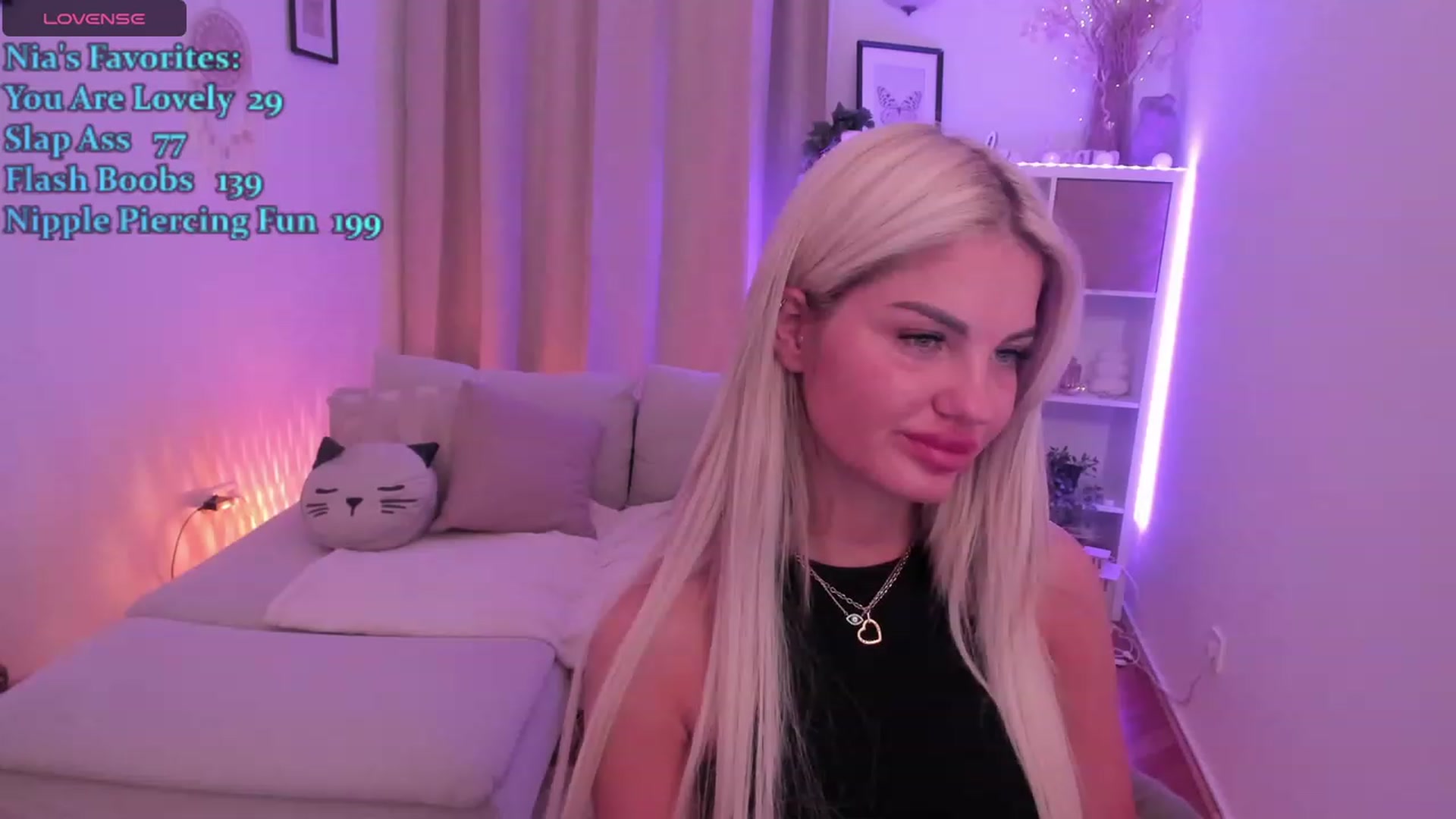 Gallery image thumbnail from NiaBlondie's myfreecams stream on, 12/06/2023, 22:18 image 6 of 20