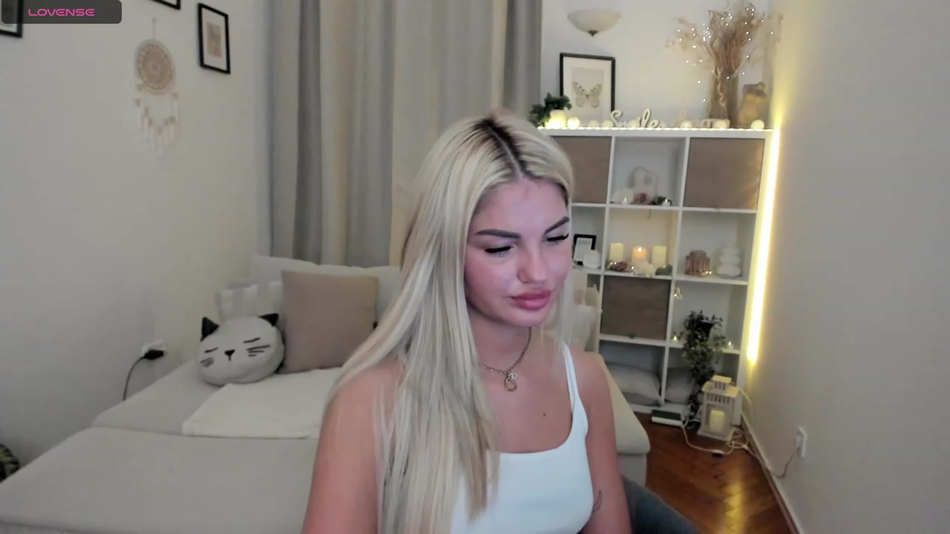 Gallery image thumbnail from NiaBlondie's myfreecams stream on, 12/07/2023, 20:31 image 3 of 20