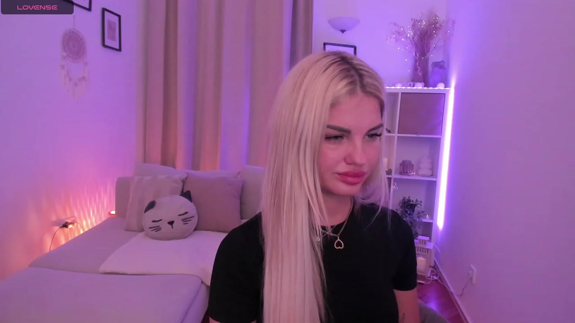 Gallery image thumbnail from NiaBlondie's myfreecams stream on, 12/11/2023, 21:34 image 1 of 20