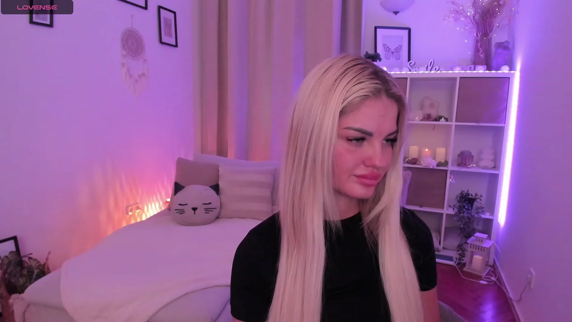 Gallery image thumbnail from NiaBlondie's myfreecams stream on, 12/16/2023, 11:29 image 20 of 20