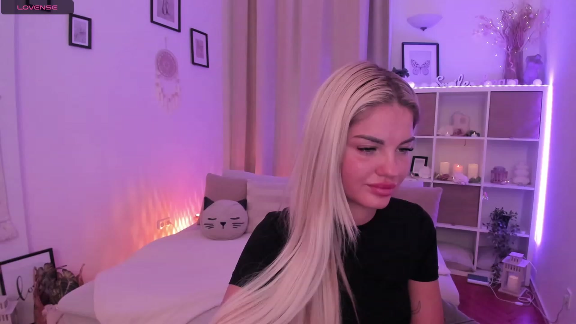Gallery image thumbnail from NiaBlondie's myfreecams stream on, 12/16/2023, 11:29 image 15 of 20