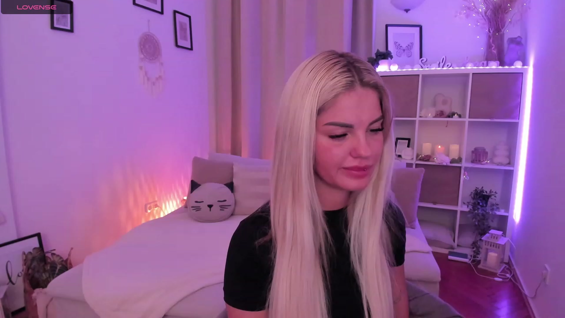 Gallery image thumbnail from NiaBlondie's myfreecams stream on, 12/16/2023, 11:29 image 5 of 20