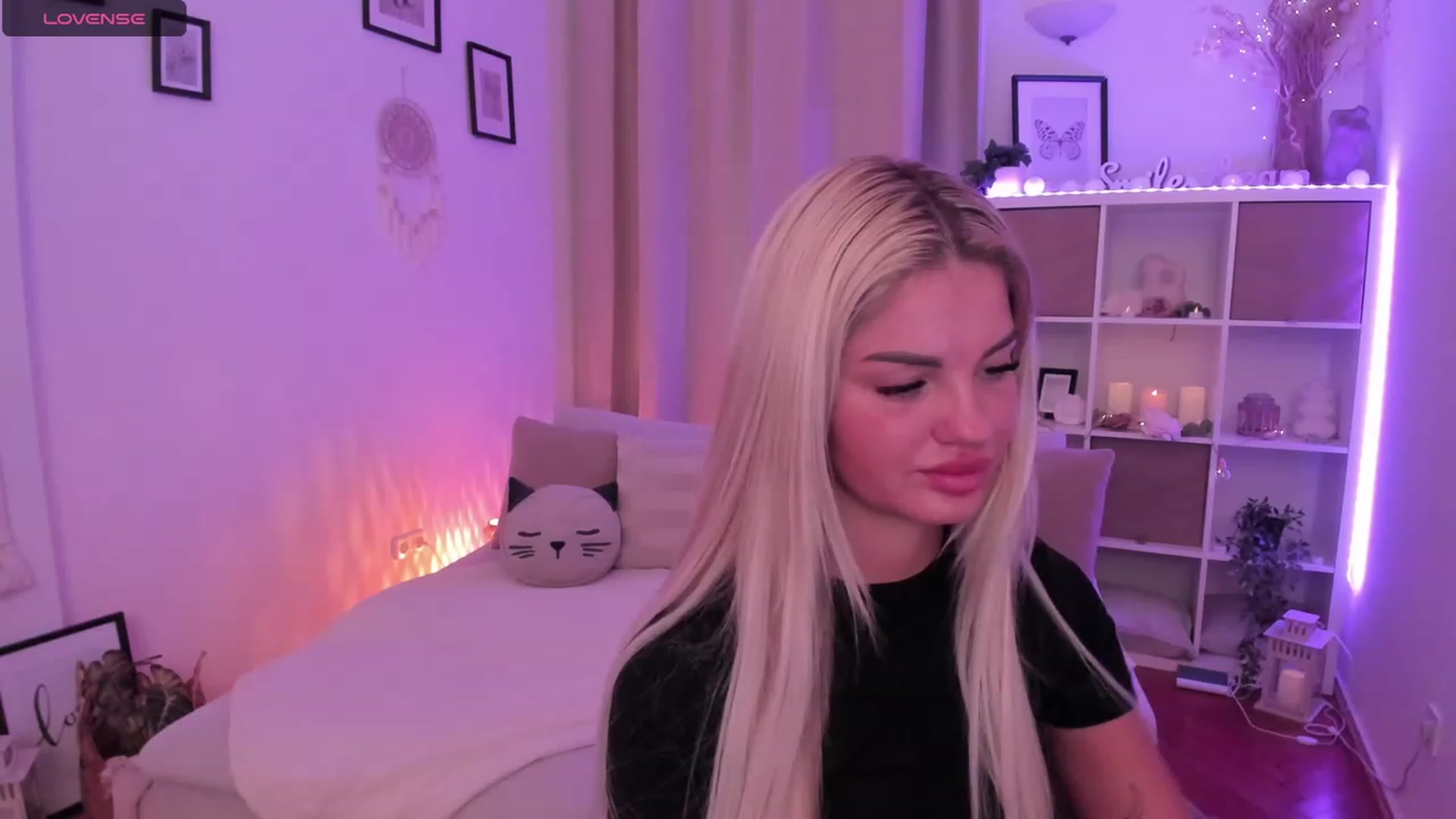 Gallery image thumbnail from NiaBlondie's myfreecams stream on, 12/16/2023, 11:29 image 11 of 20