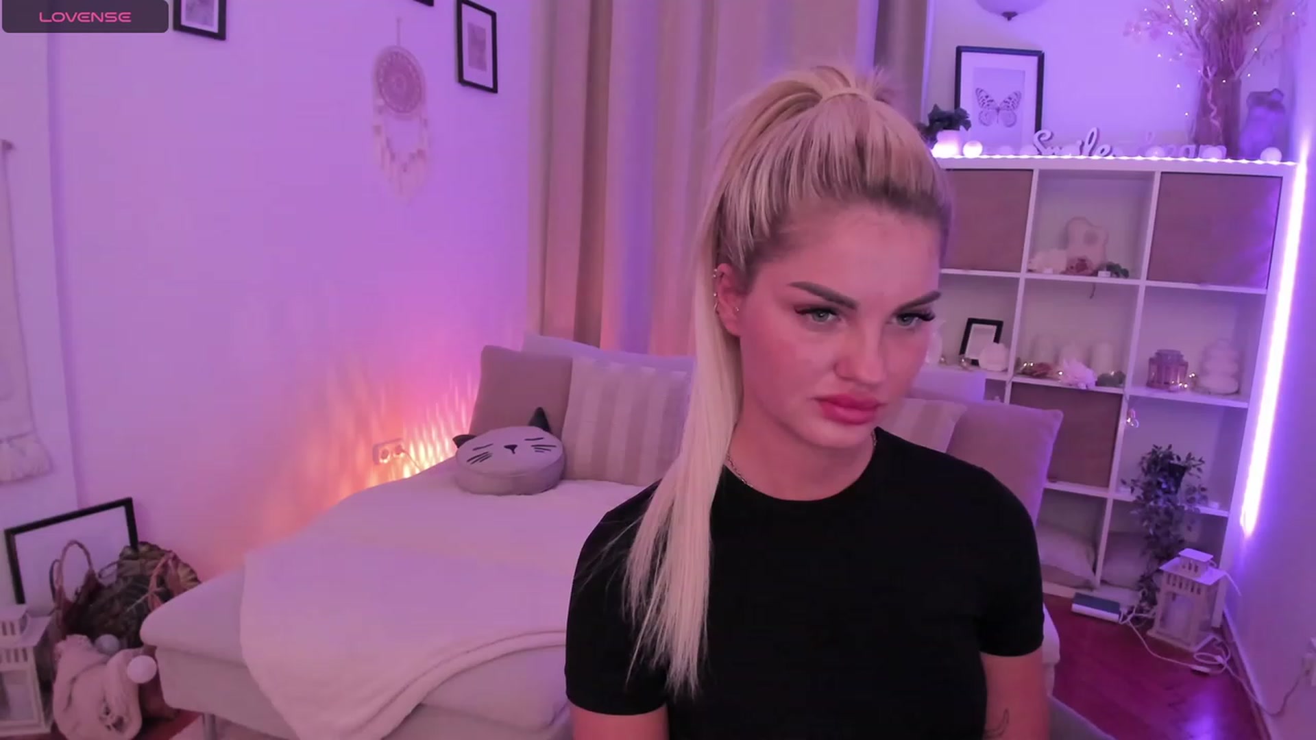 Gallery image thumbnail from NiaBlondie's myfreecams stream on, 12/21/2023, 19:02 image 11 of 20