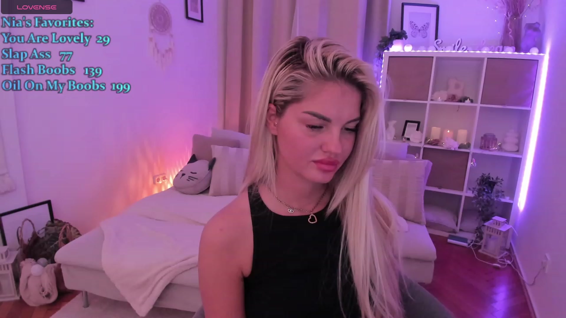 Gallery image thumbnail from NiaBlondie's myfreecams stream on, 12/30/2023, 19:00 image 18 of 20