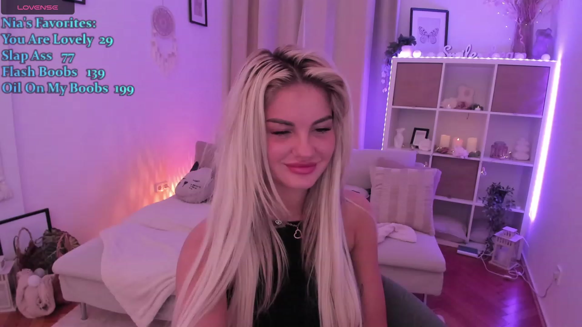 Gallery image thumbnail from NiaBlondie's myfreecams stream on, 12/30/2023, 19:00 image 13 of 20