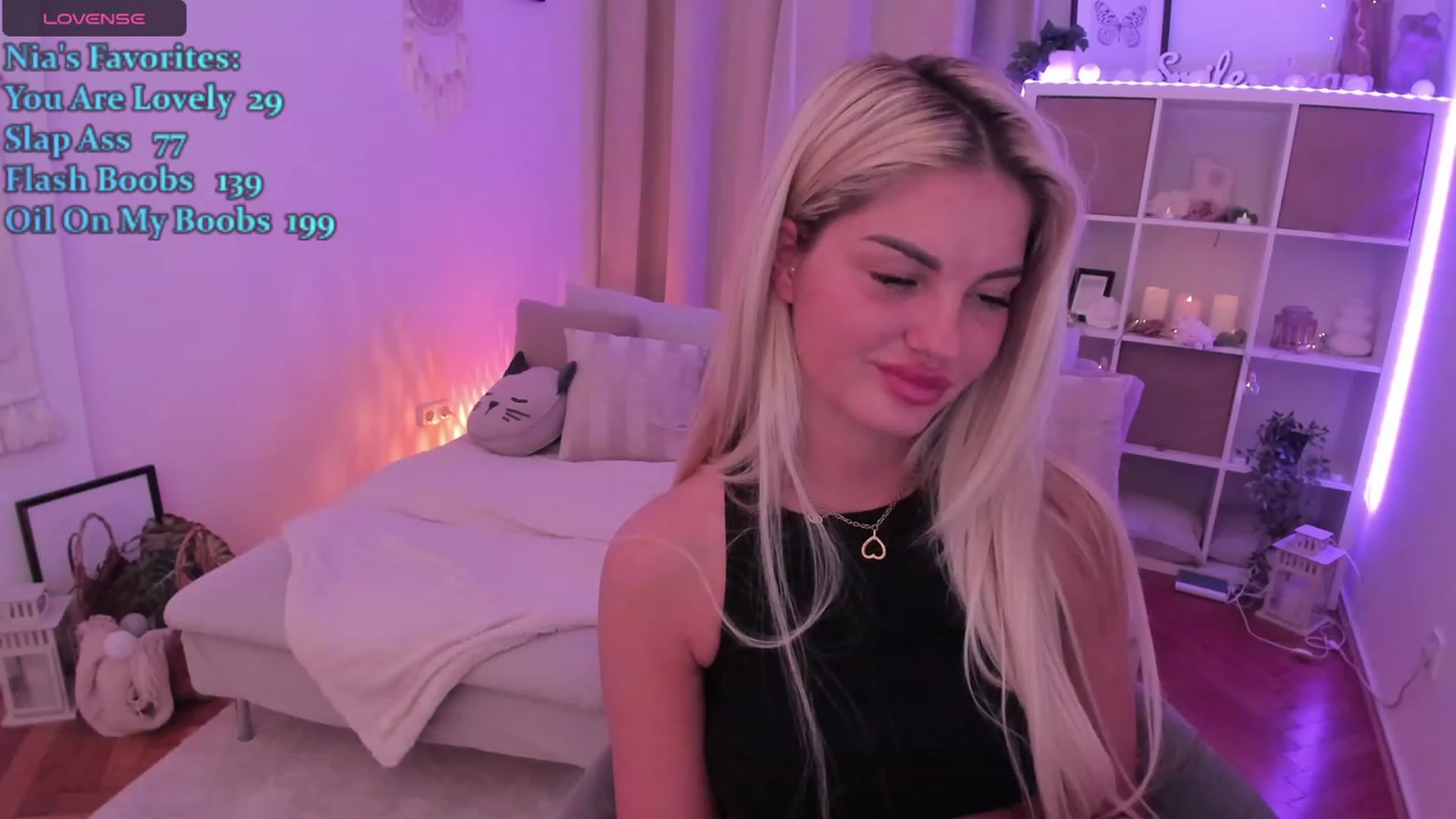 Gallery image thumbnail from NiaBlondie's myfreecams stream on, 12/30/2023, 19:00 image 6 of 20
