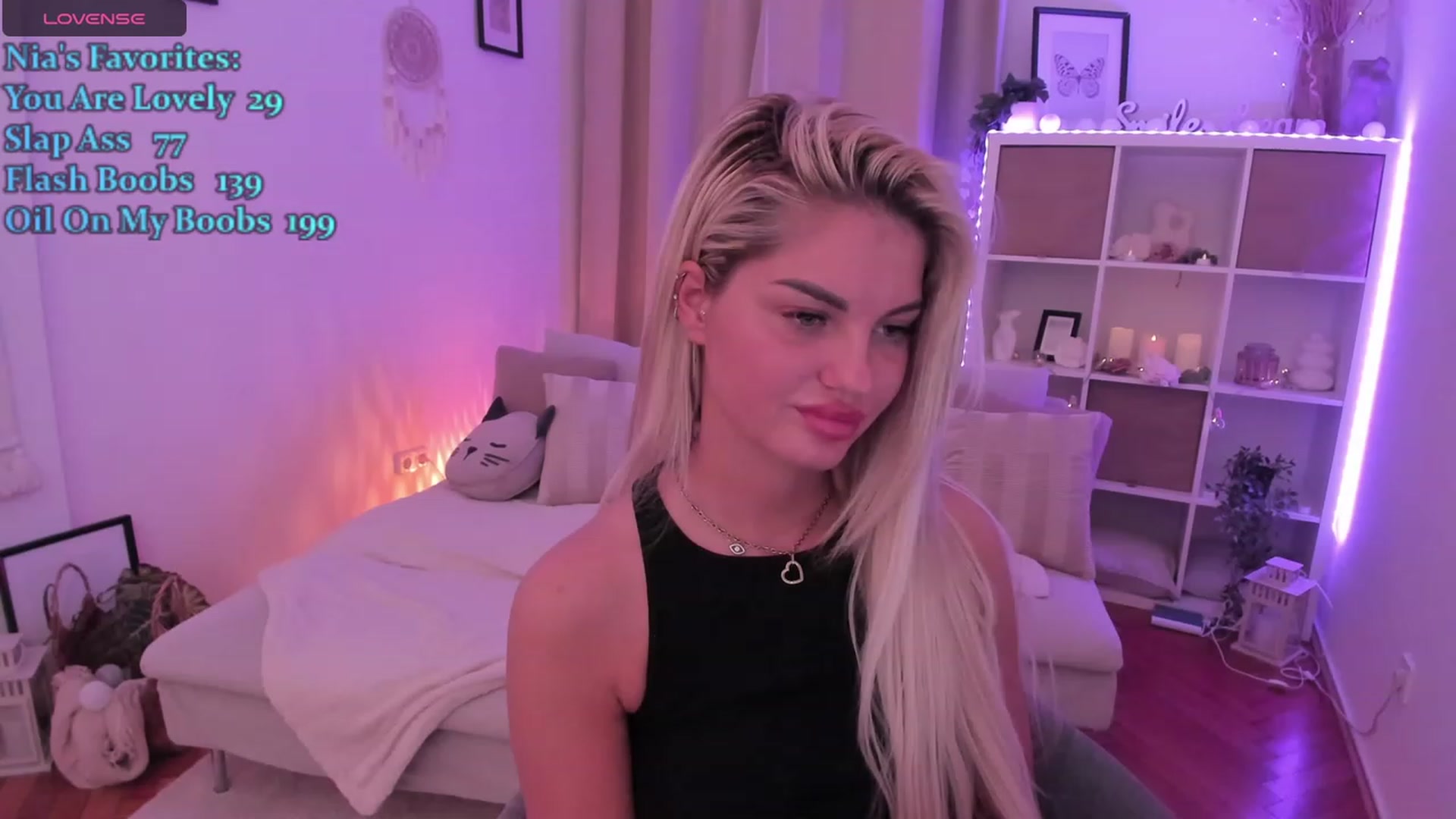 Gallery image thumbnail from NiaBlondie's myfreecams stream on, 12/30/2023, 19:00 image 17 of 20