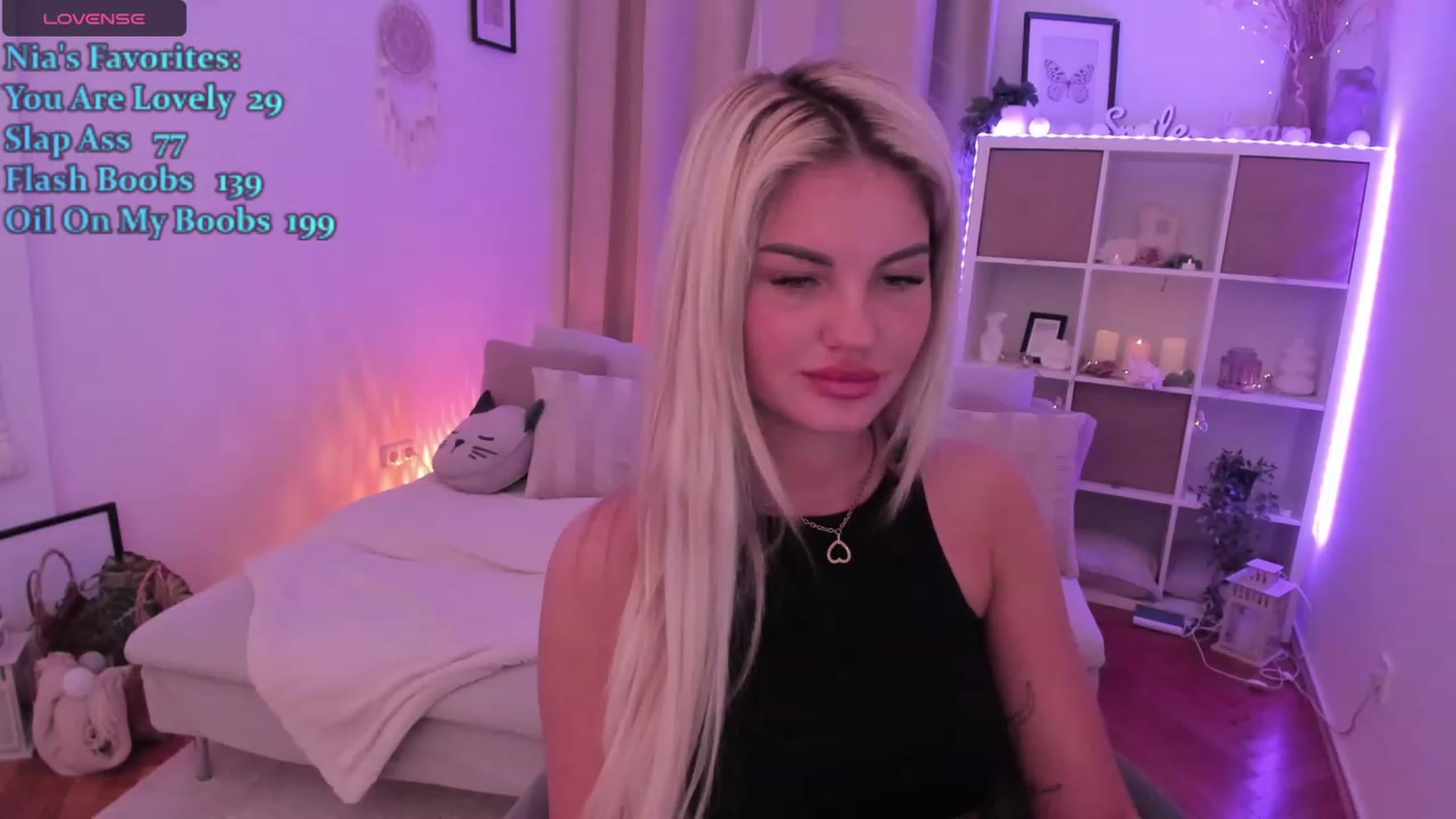 Gallery image thumbnail from NiaBlondie's myfreecams stream on, 12/30/2023, 19:00 image 4 of 20