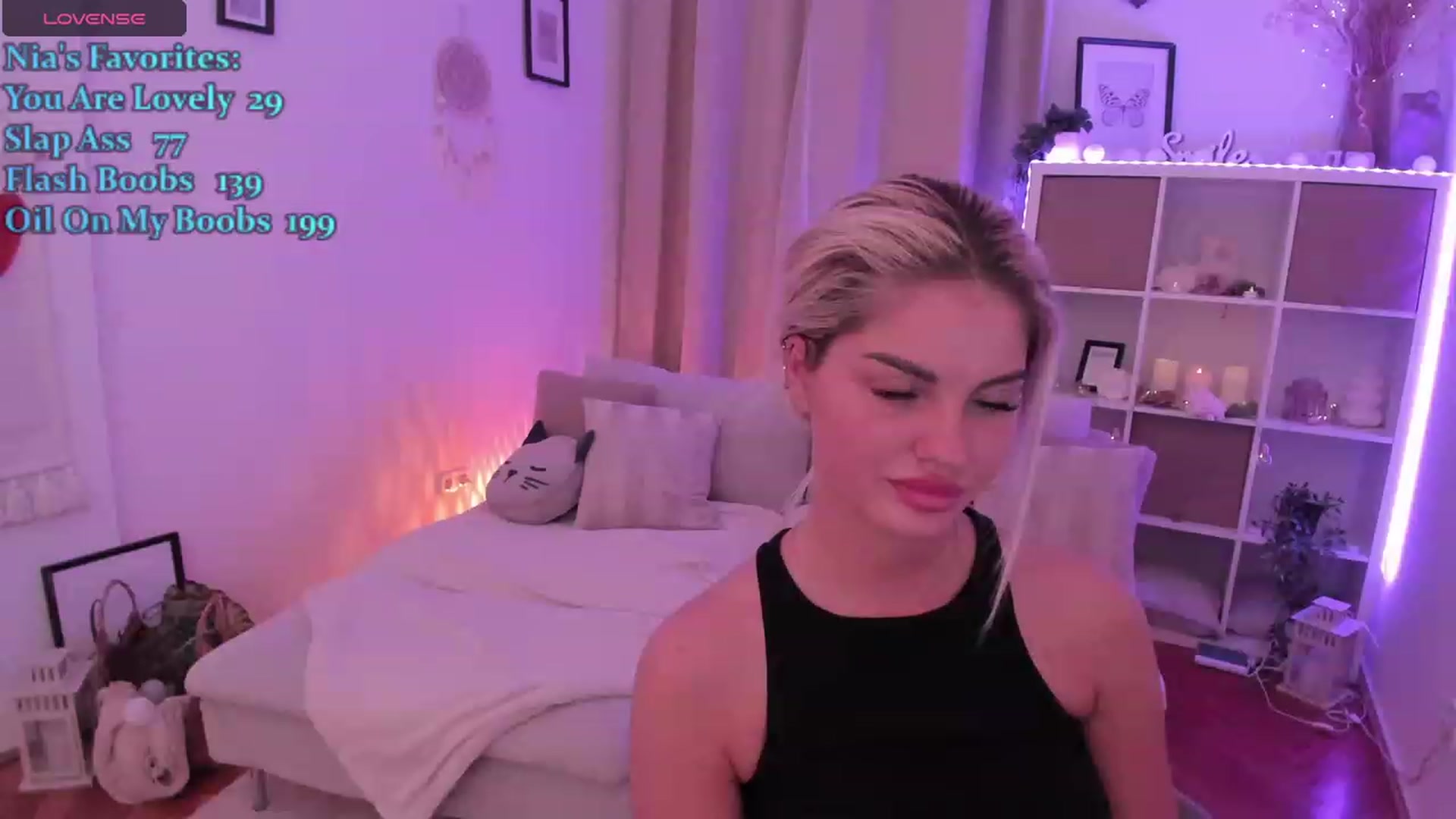 Gallery image thumbnail from NiaBlondie's myfreecams stream on, 12/30/2023, 21:23 image 17 of 20