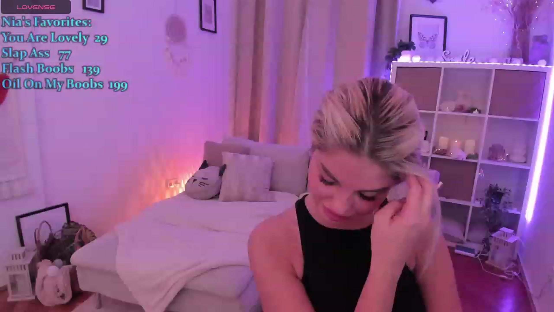 Gallery image thumbnail from NiaBlondie's myfreecams stream on, 12/30/2023, 21:23 image 15 of 20