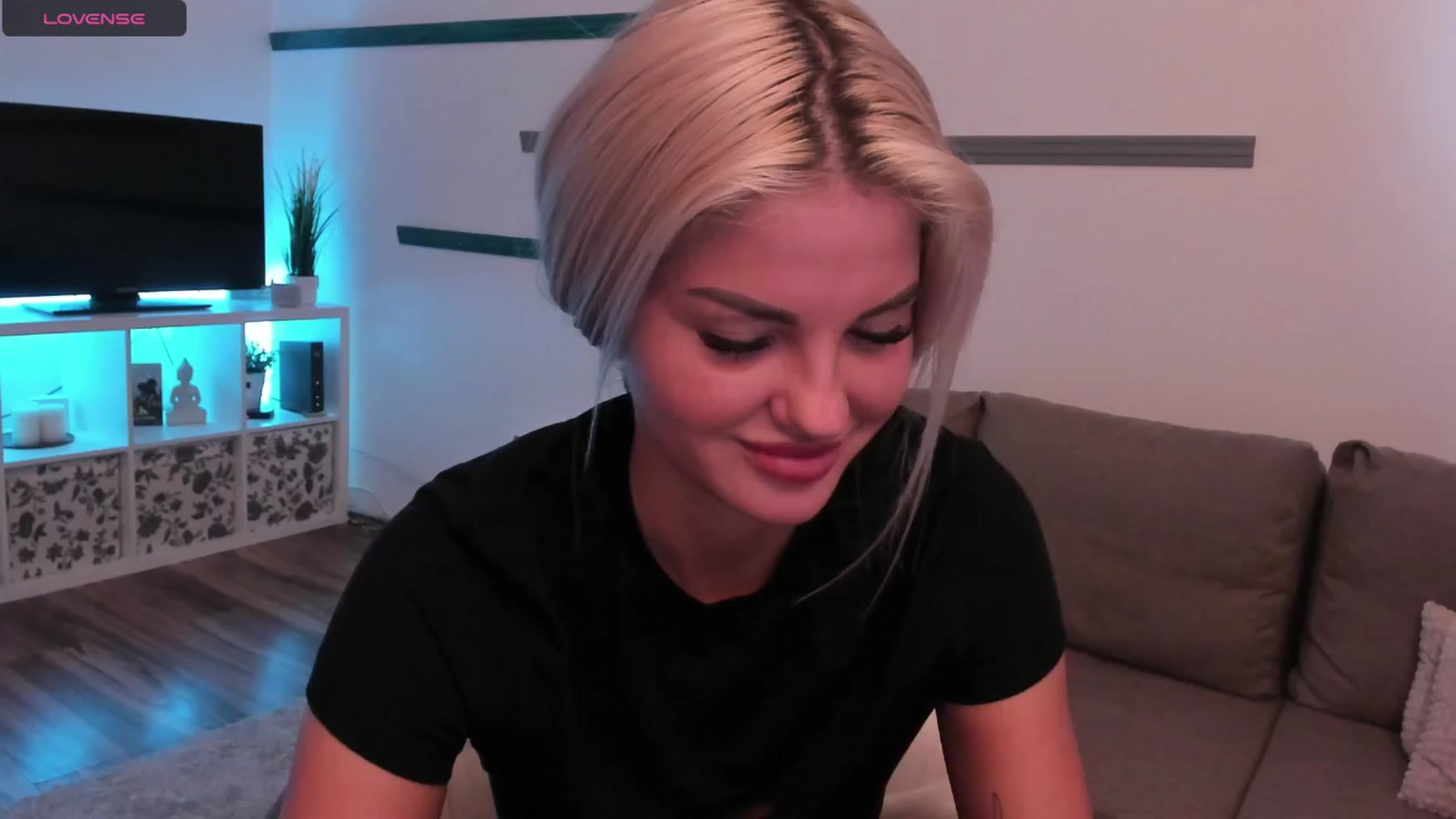 Gallery image thumbnail from NiaBlondie's myfreecams stream on, 06/23/2024, 16:52 image 20 of 20