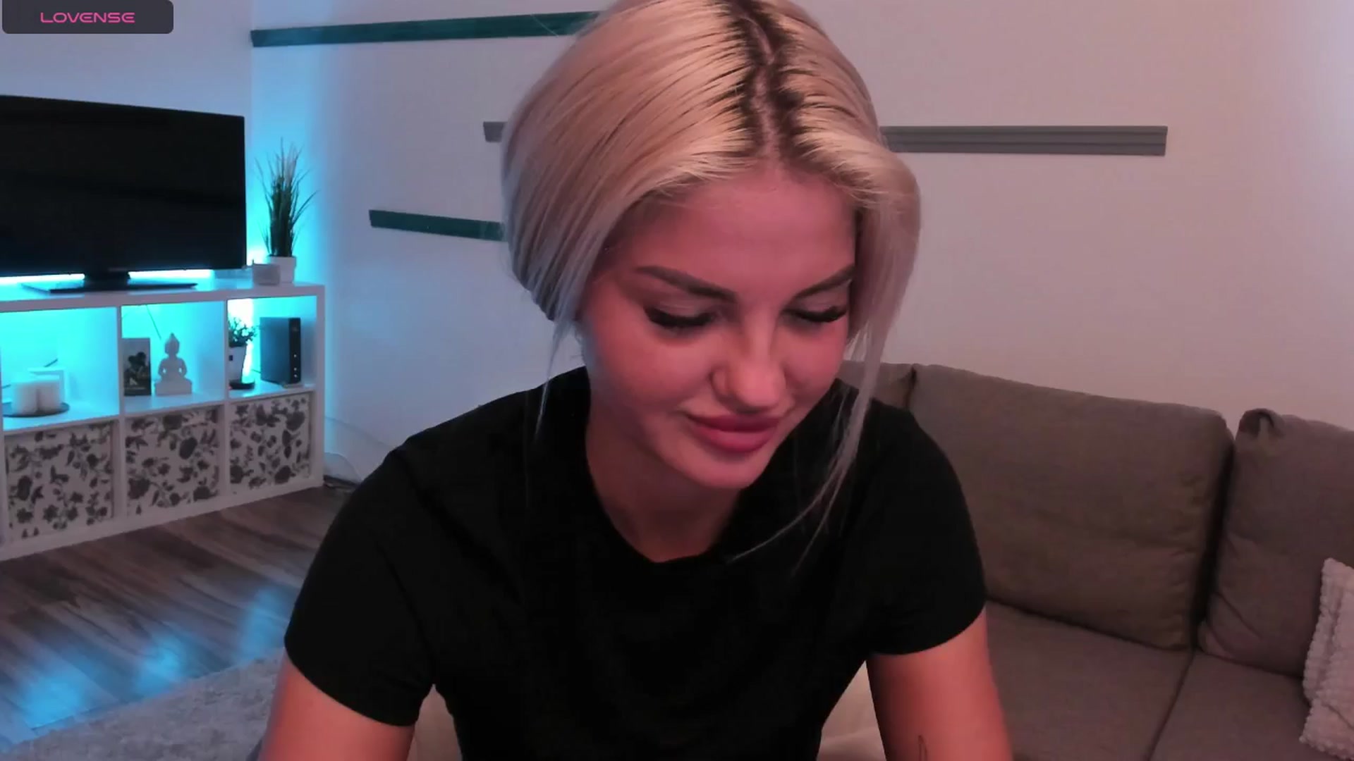 Gallery image thumbnail from NiaBlondie's myfreecams stream on, 06/23/2024, 16:52 image 19 of 20