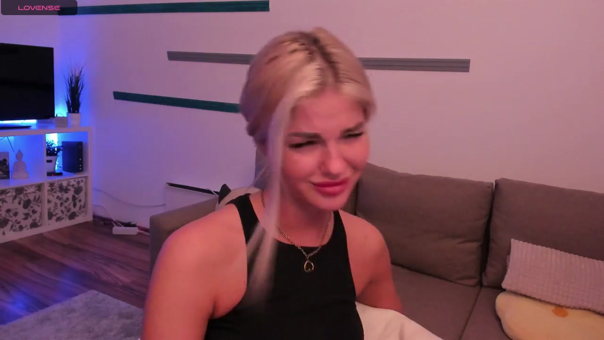 Gallery image thumbnail from NiaBlondie's myfreecams stream on, 06/27/2024, 19:42 image 2 of 20