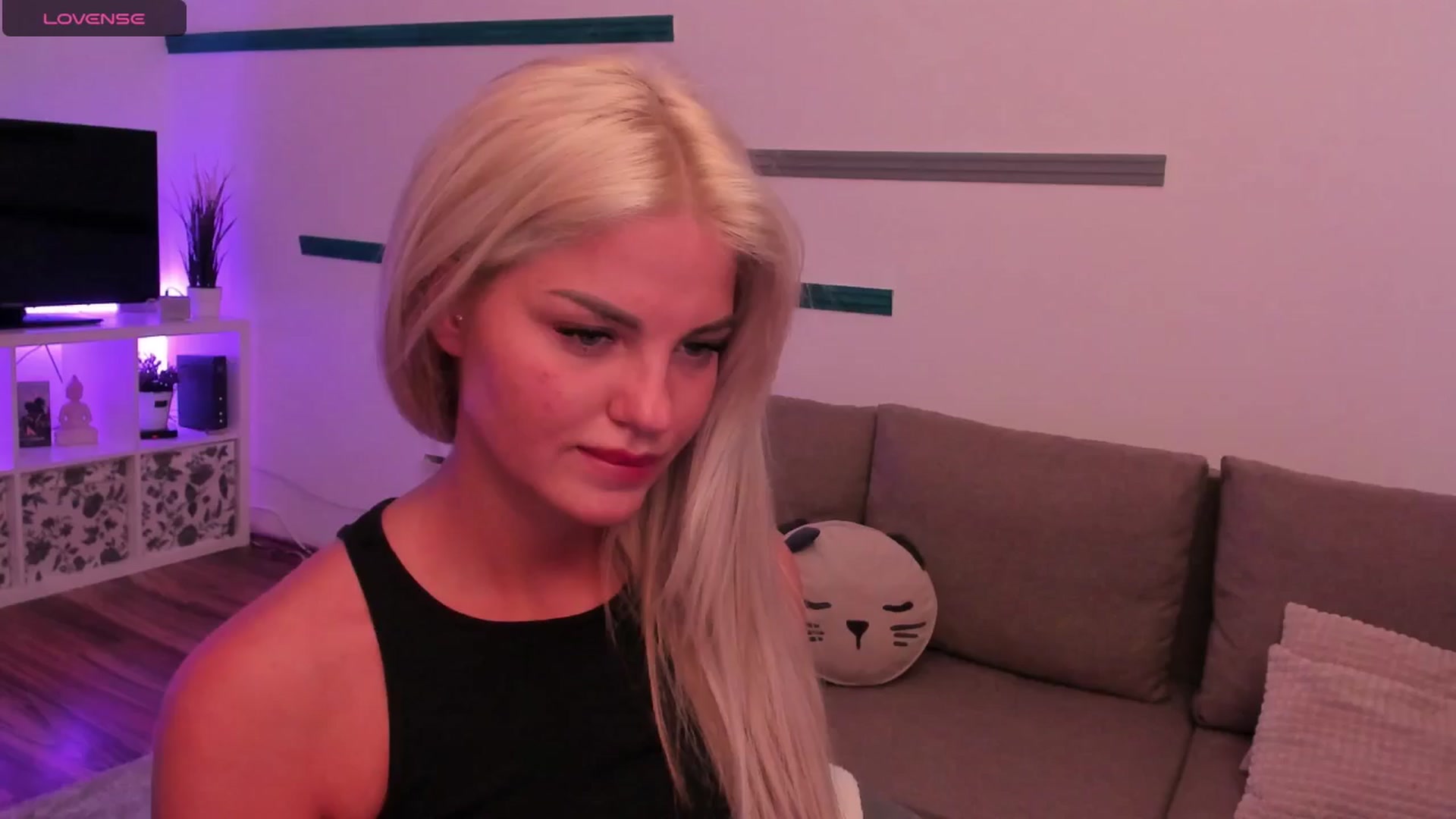 Gallery image thumbnail from NiaBlondie's myfreecams stream on, 07/08/2024, 17:59 image 1 of 20