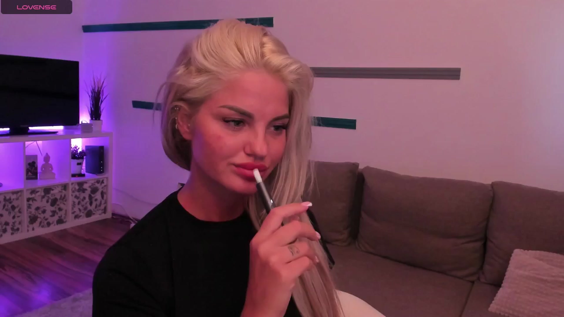 Gallery image thumbnail from NiaBlondie's myfreecams stream on, 07/09/2024, 17:33 image 4 of 20